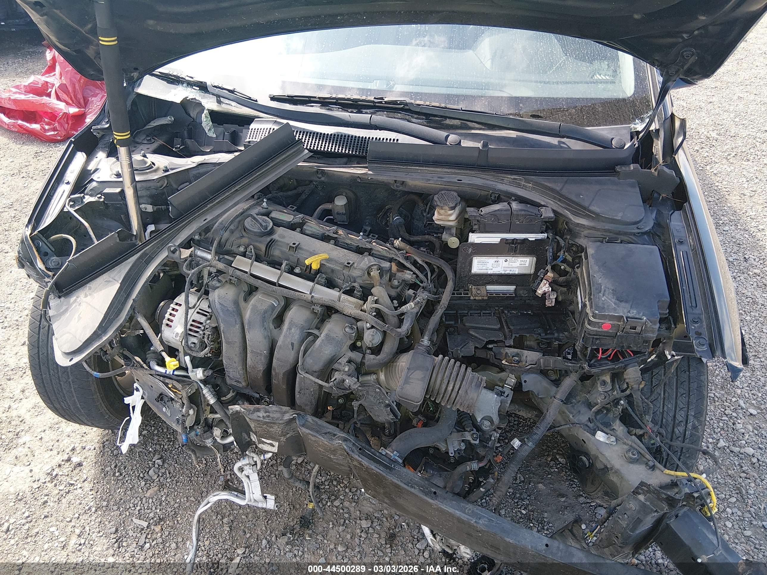 HYUNDAI ELANTRA image 10