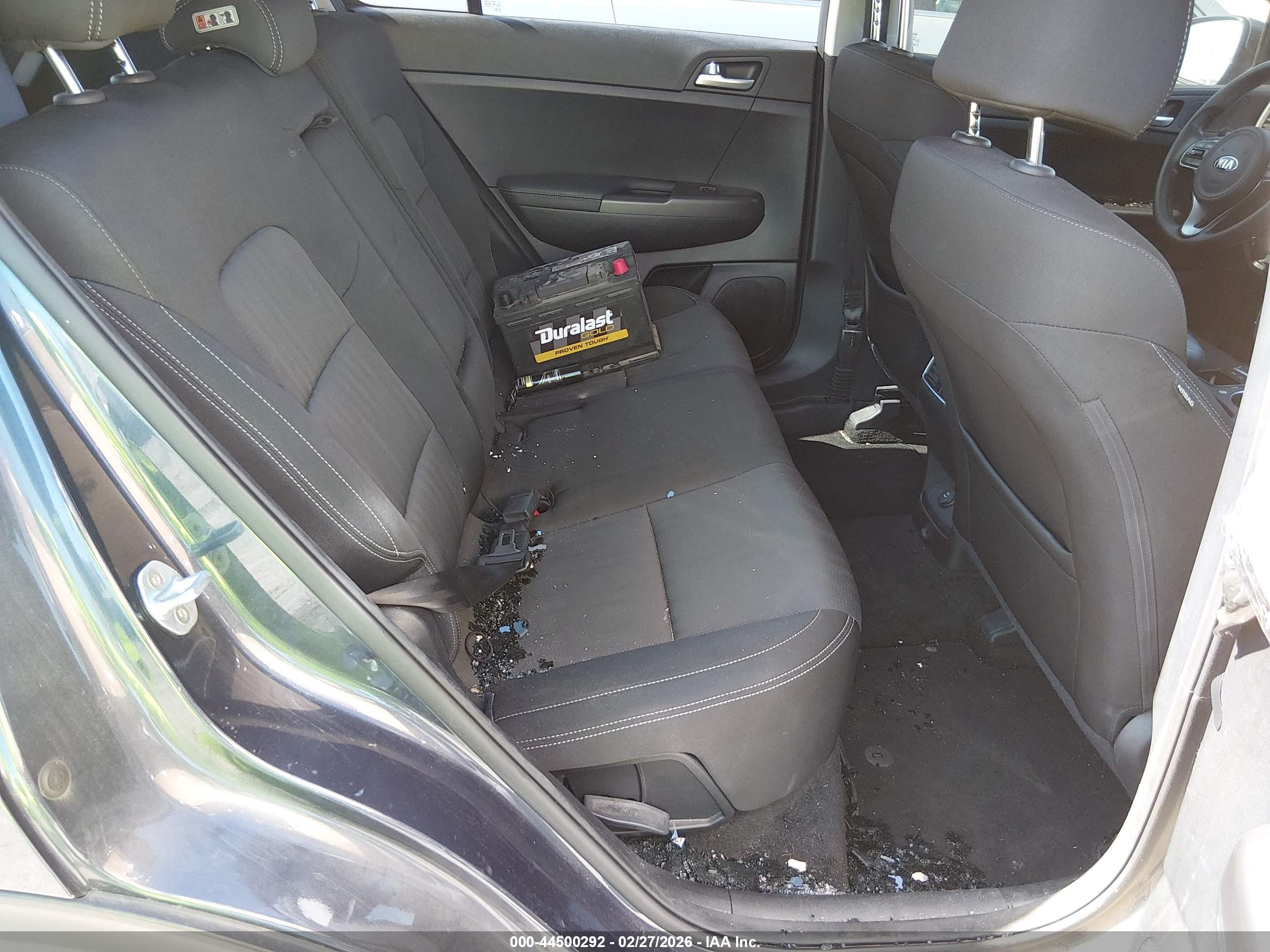 KIA SPORTAGE image 8