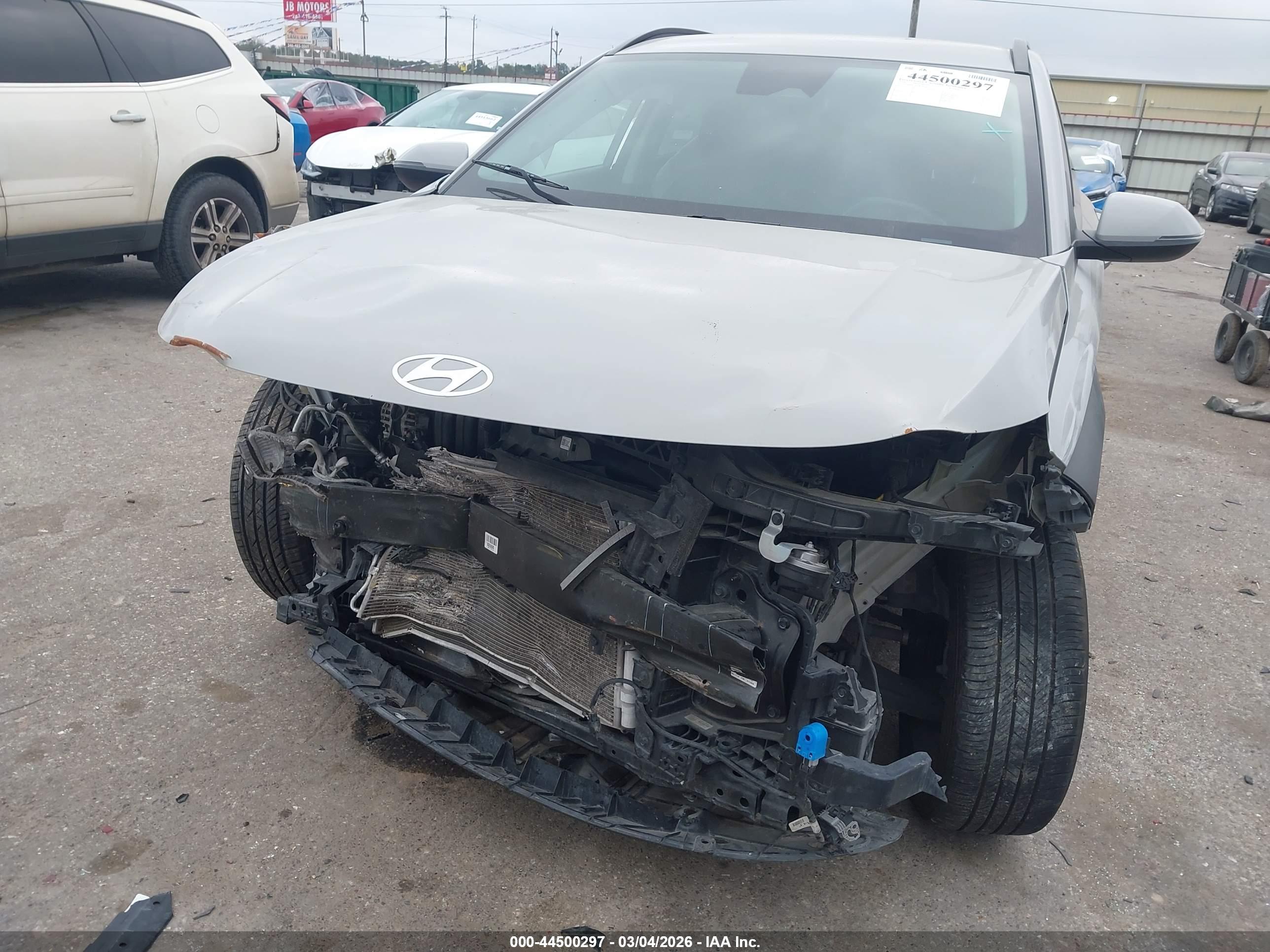 HYUNDAI KONA image 6