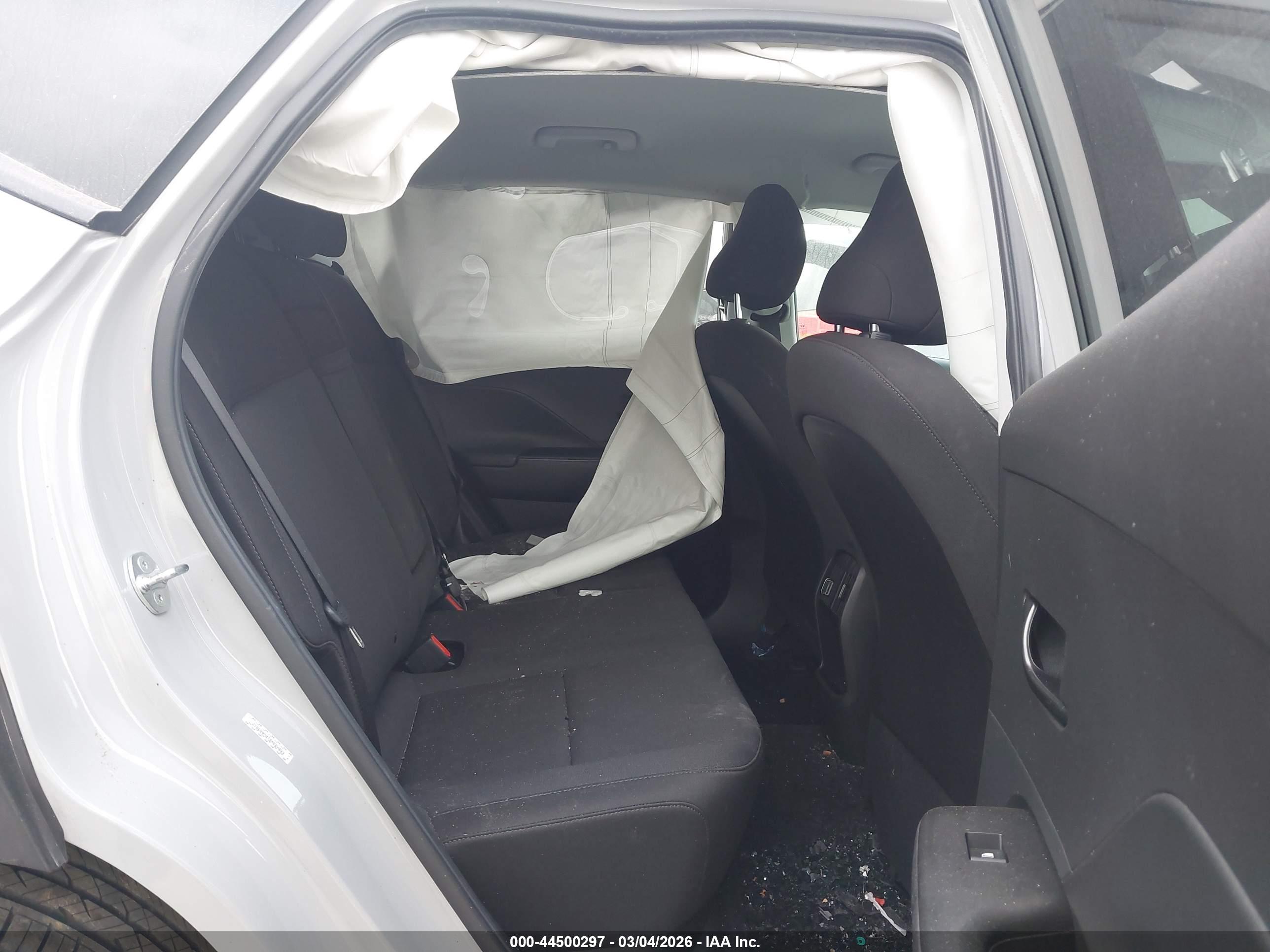 HYUNDAI KONA image 8