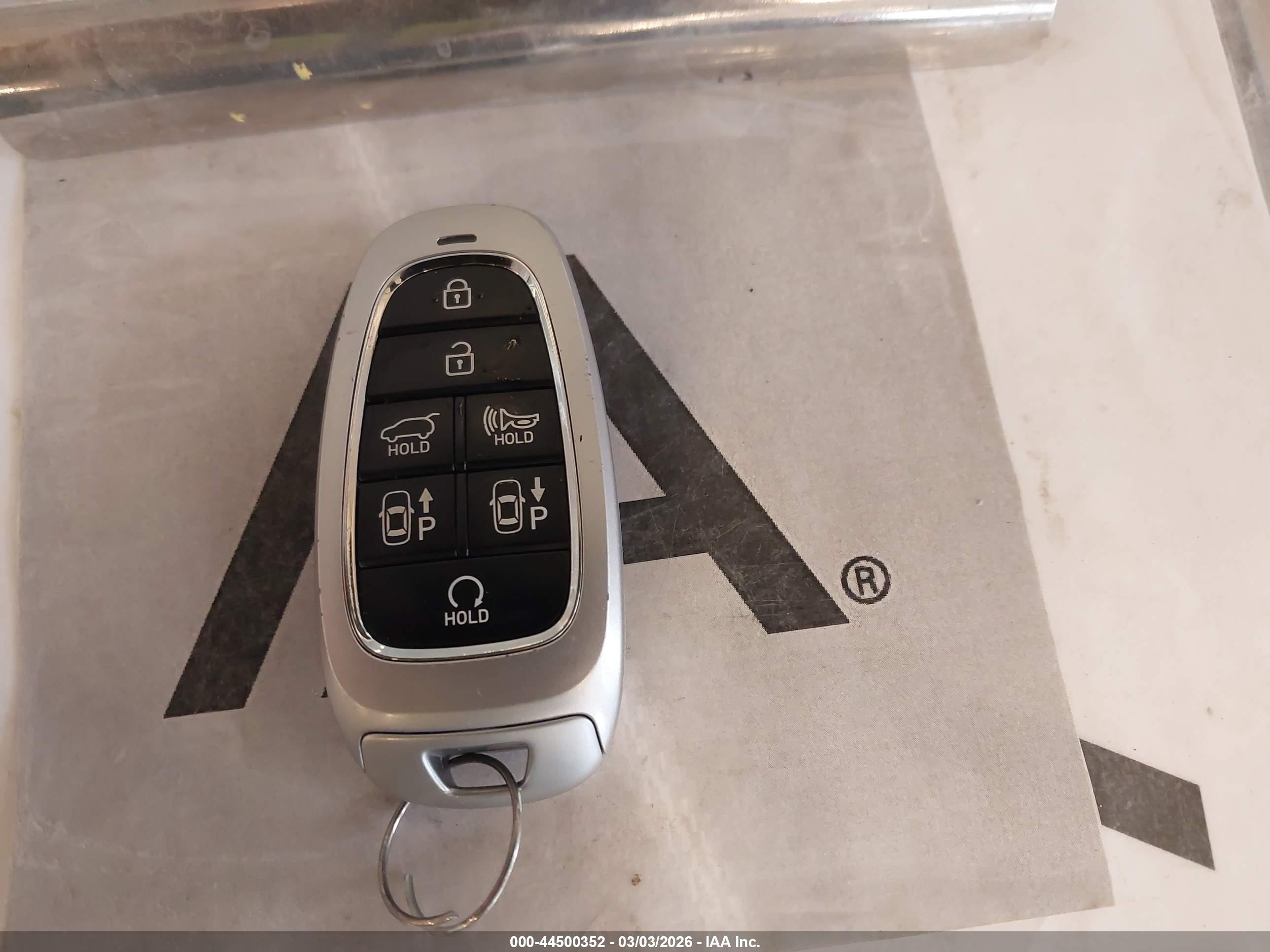 HYUNDAI TUCSON image 11
