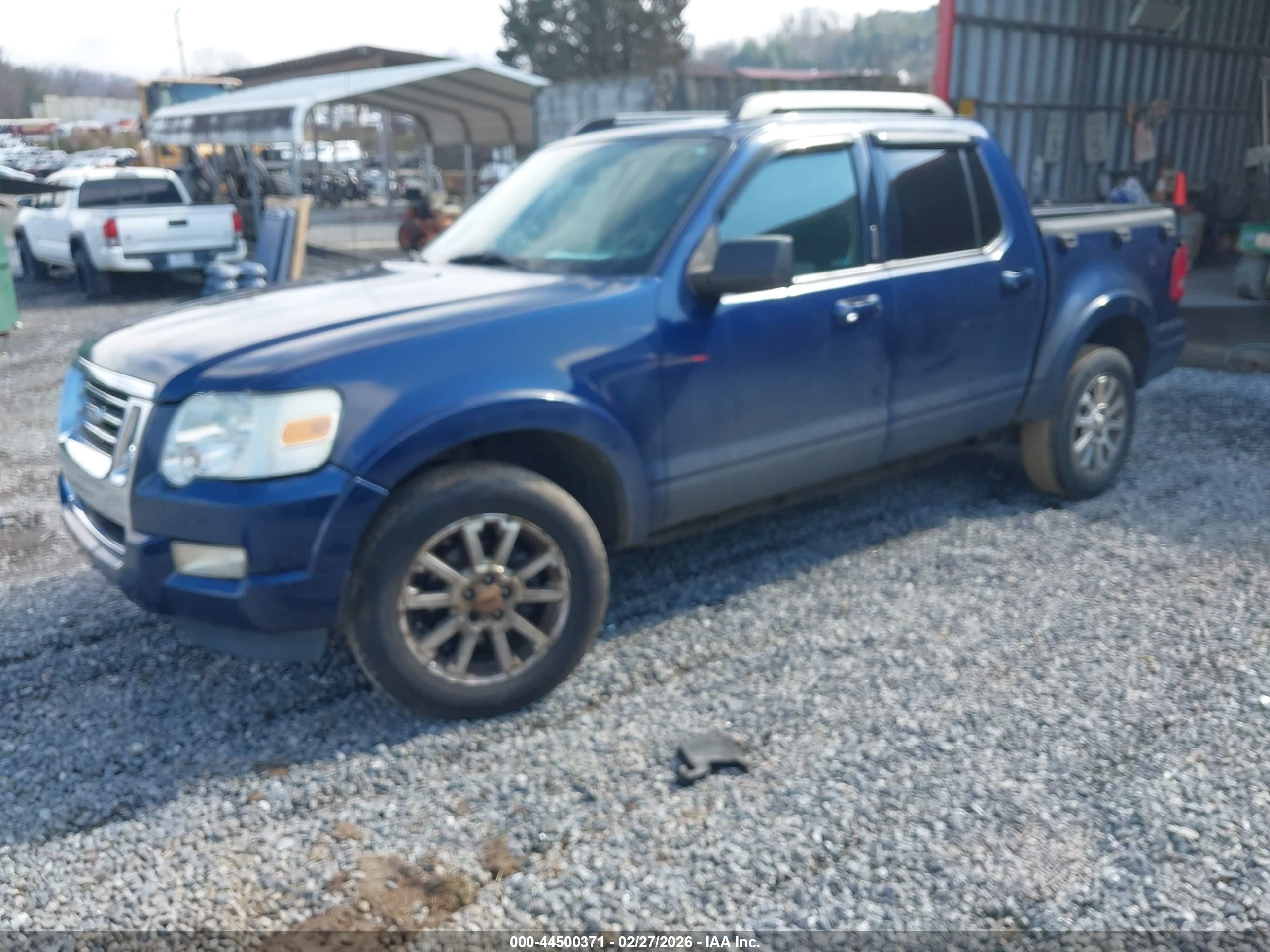 FORD EXPLORER image 2