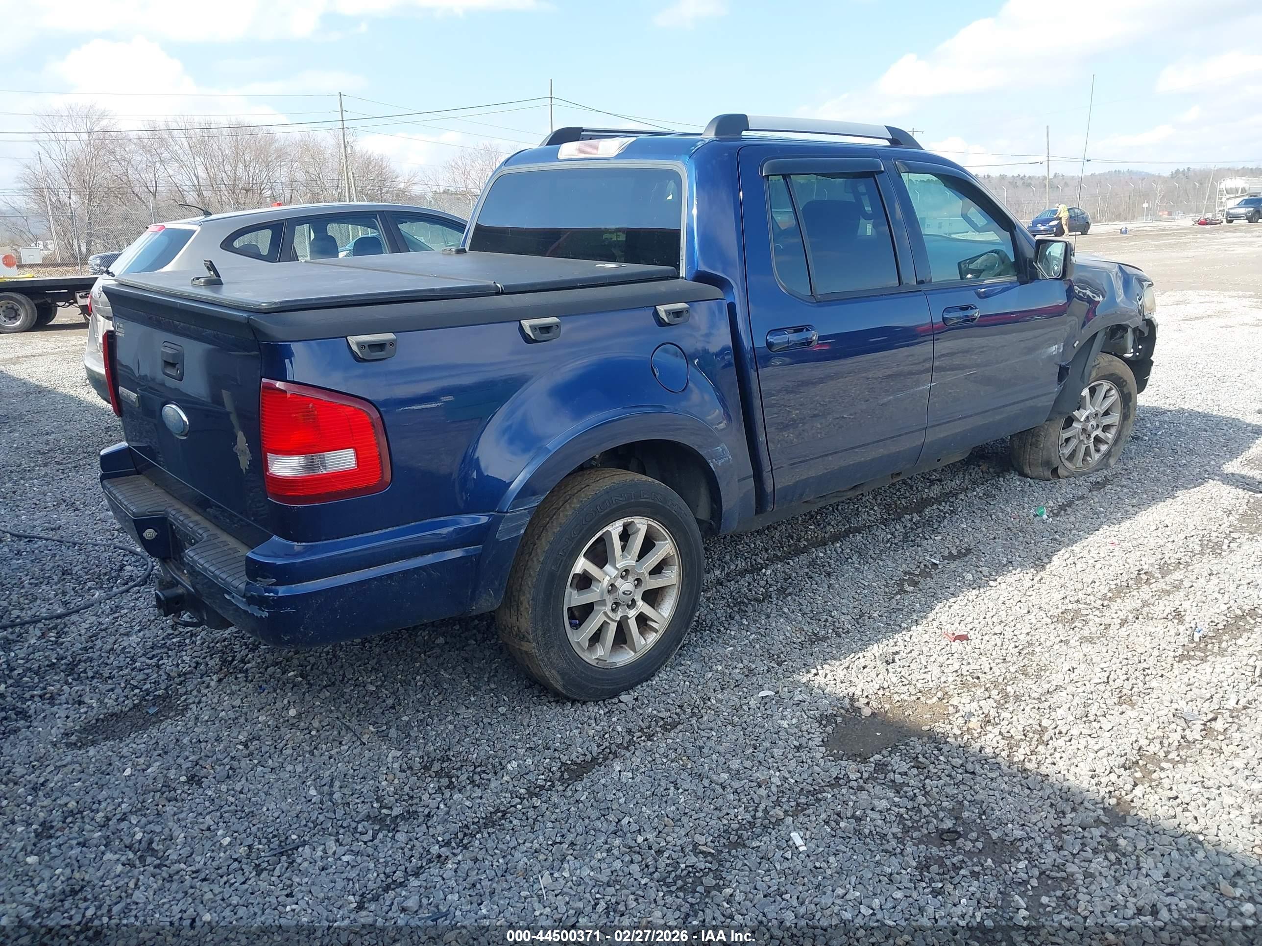 FORD EXPLORER image 4