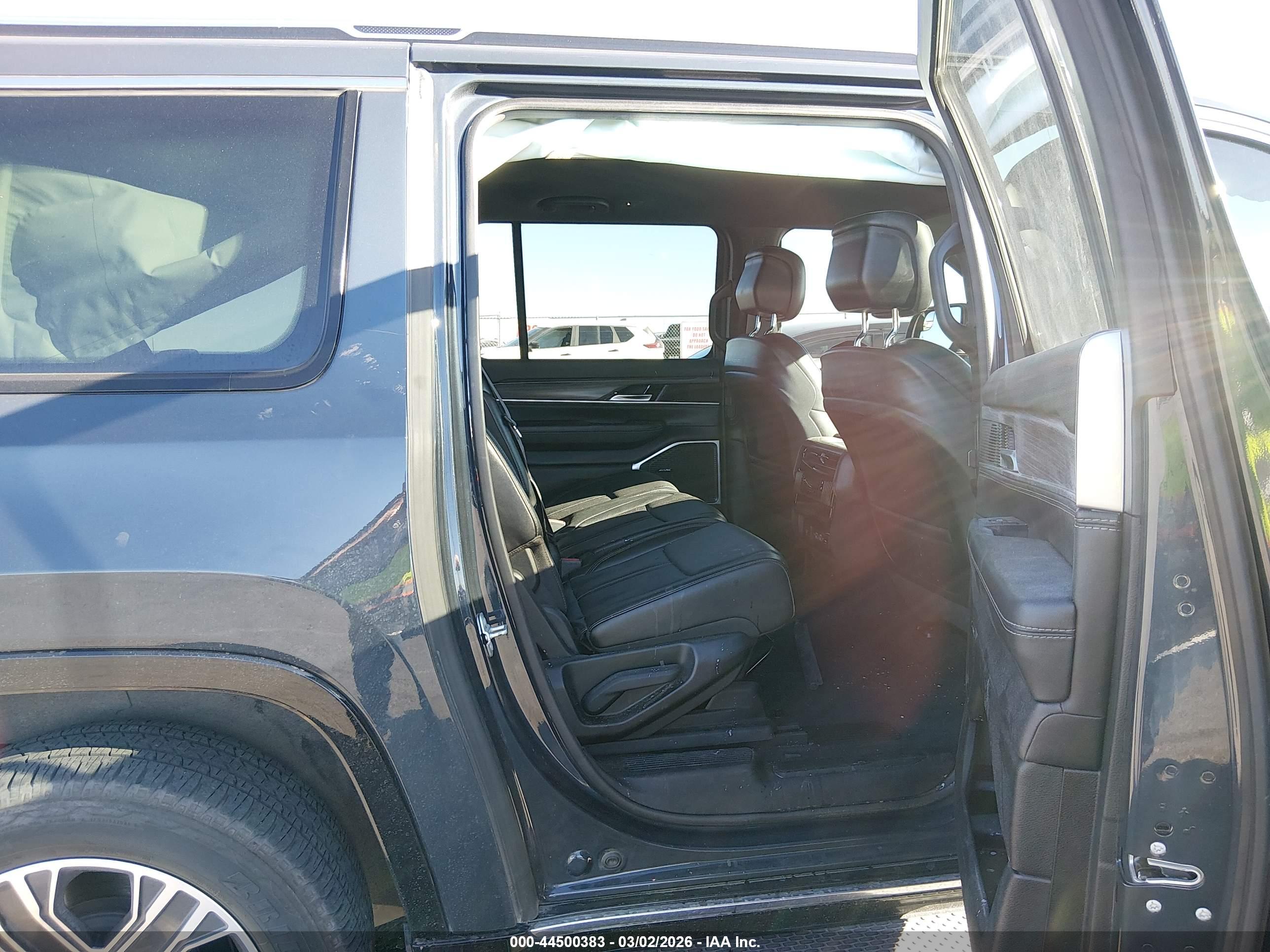 JEEP WAGONEER image 8