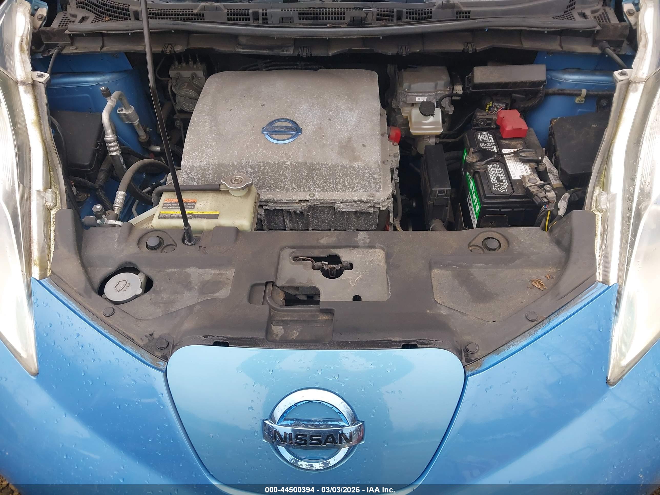 NISSAN LEAF image 10