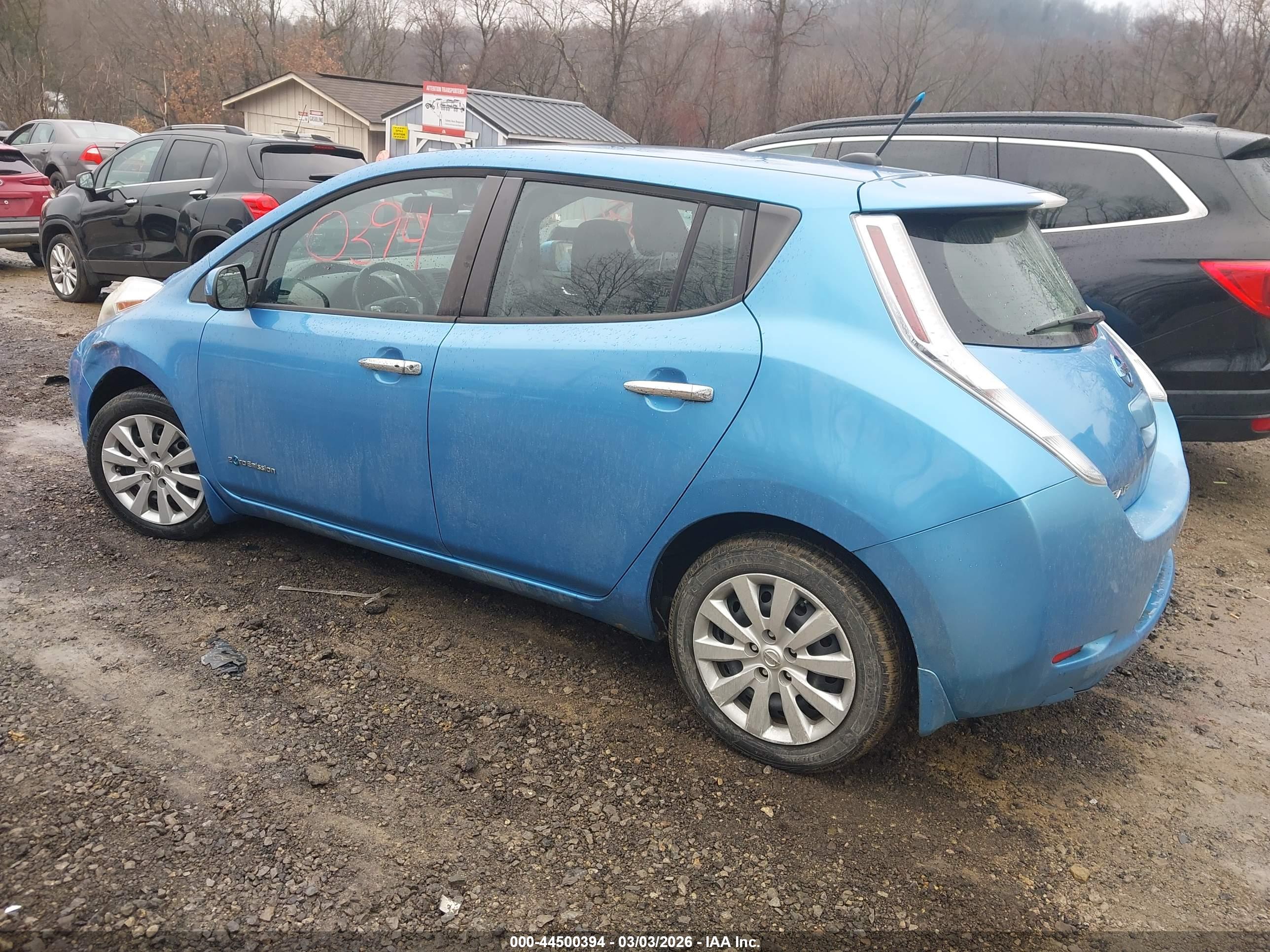 NISSAN LEAF image 3