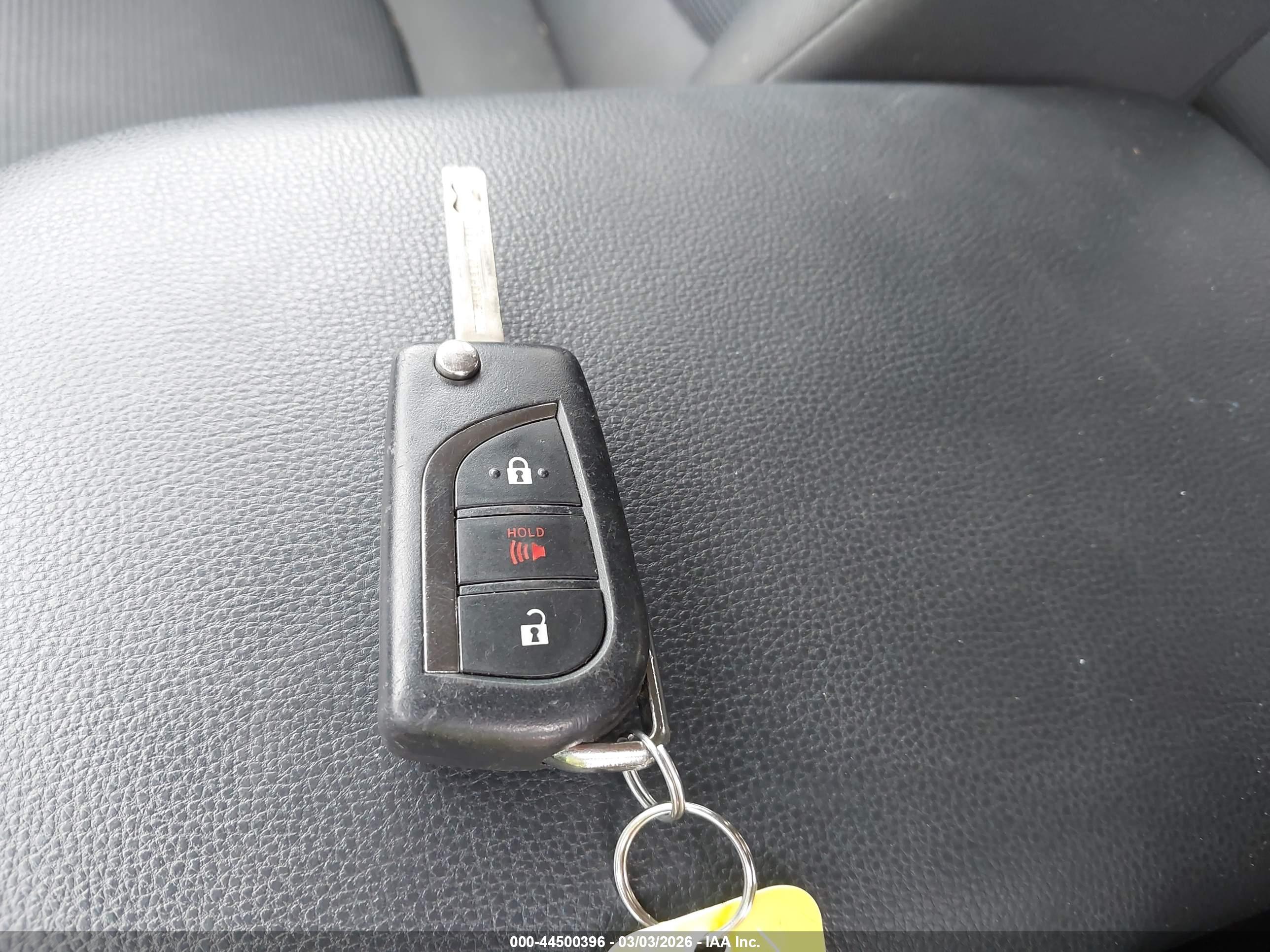 TOYOTA RAV4 image 11