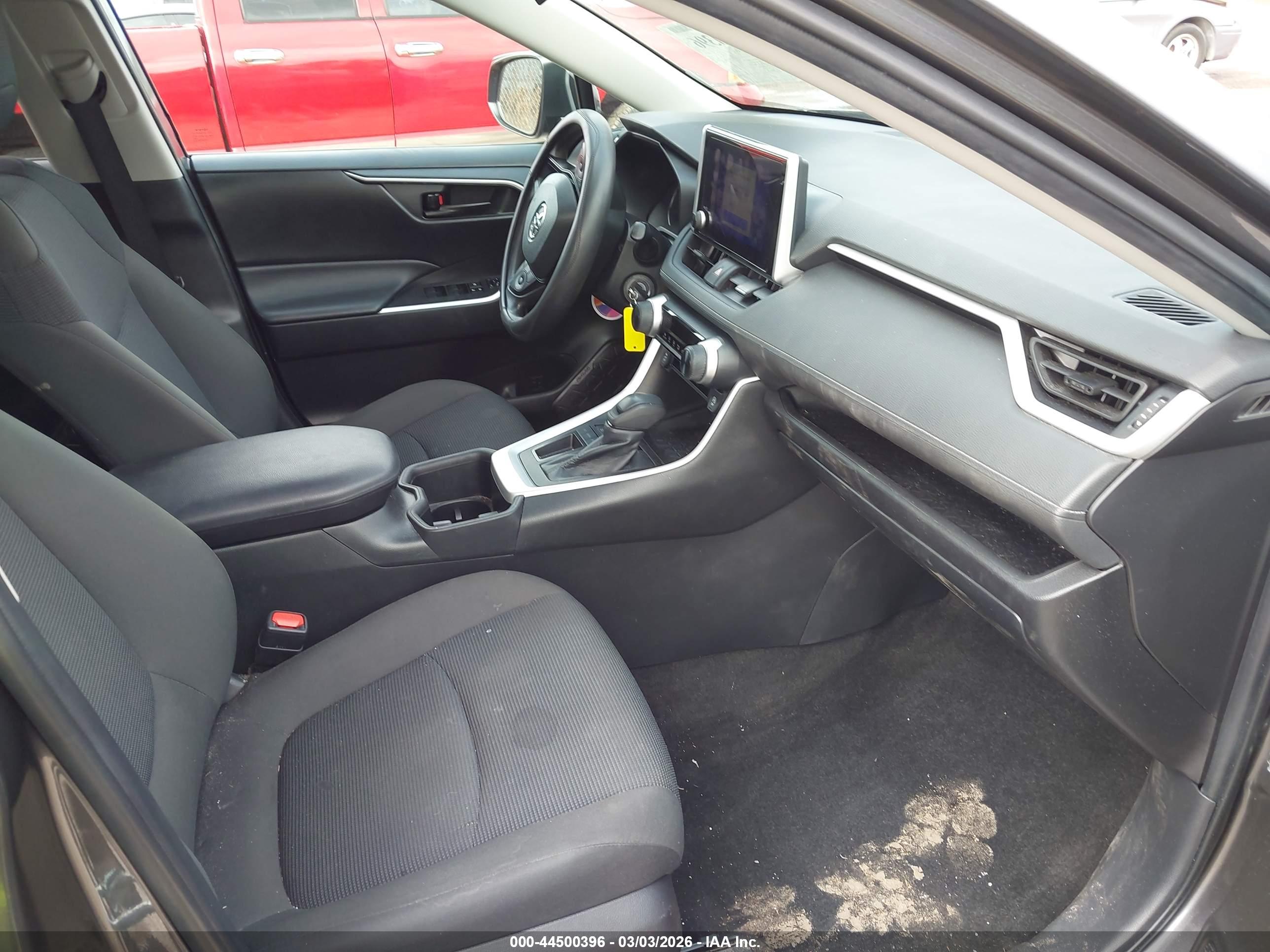 TOYOTA RAV4 image 5