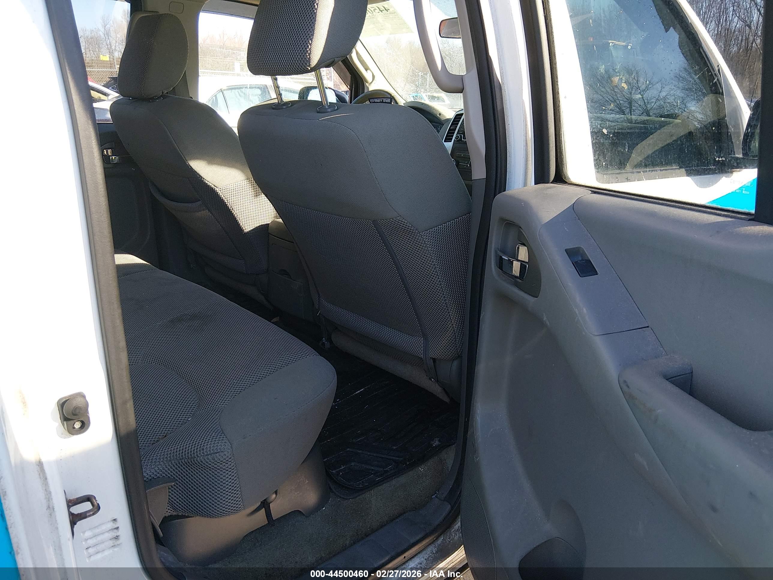 NISSAN FRONTIER image 8