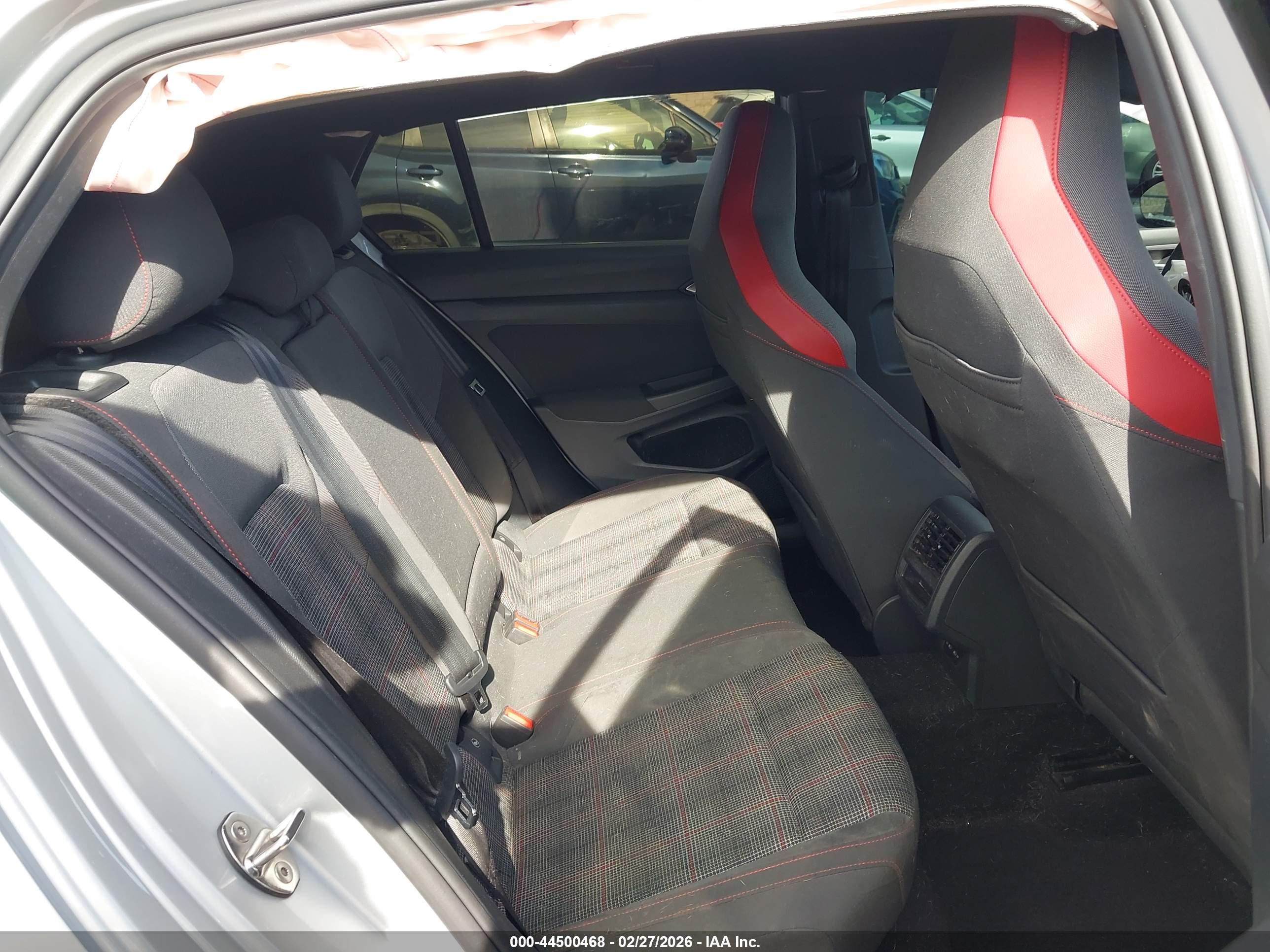VOLKSWAGEN GOLF image 8