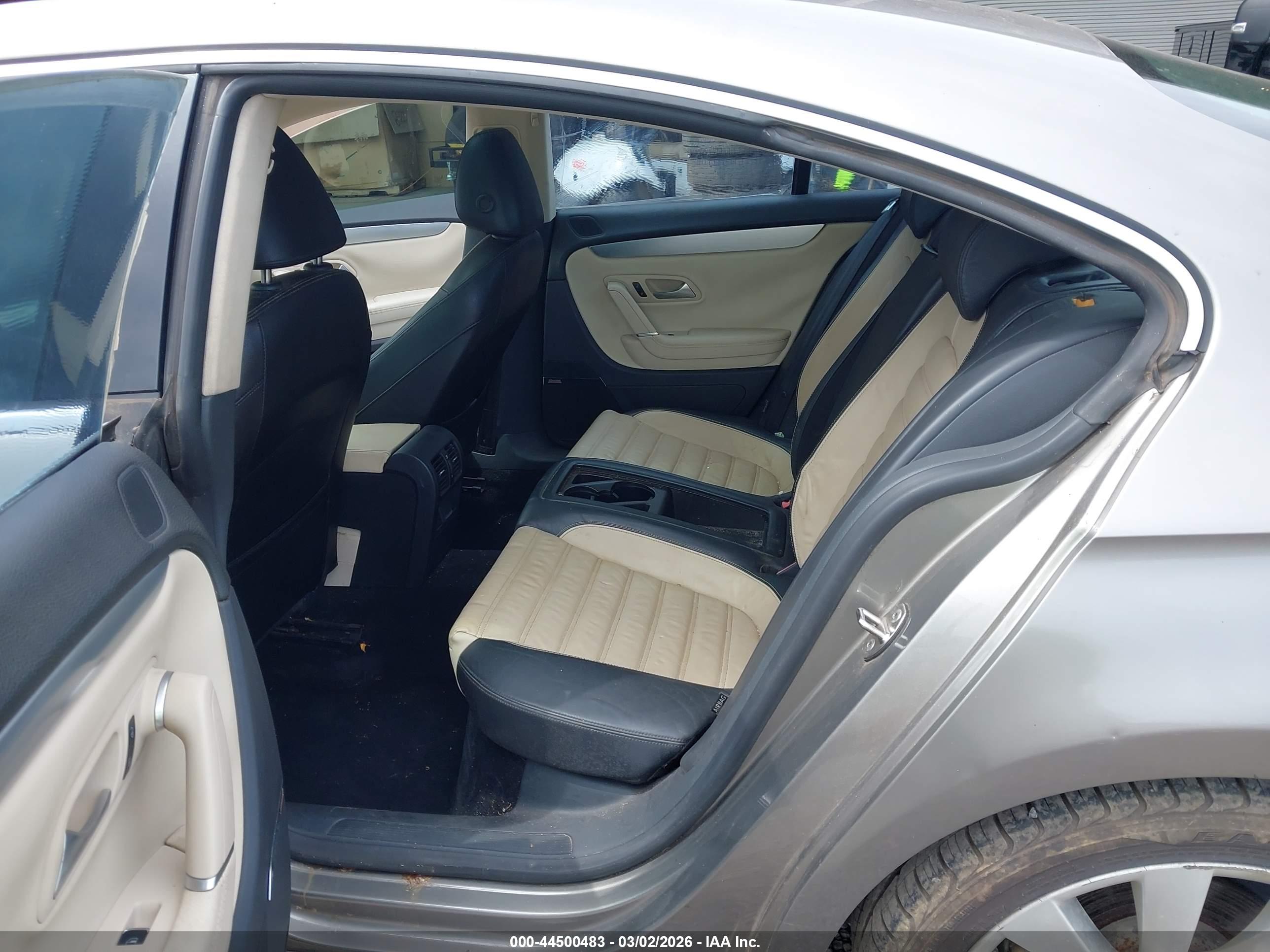 VOLKSWAGEN CC image 8