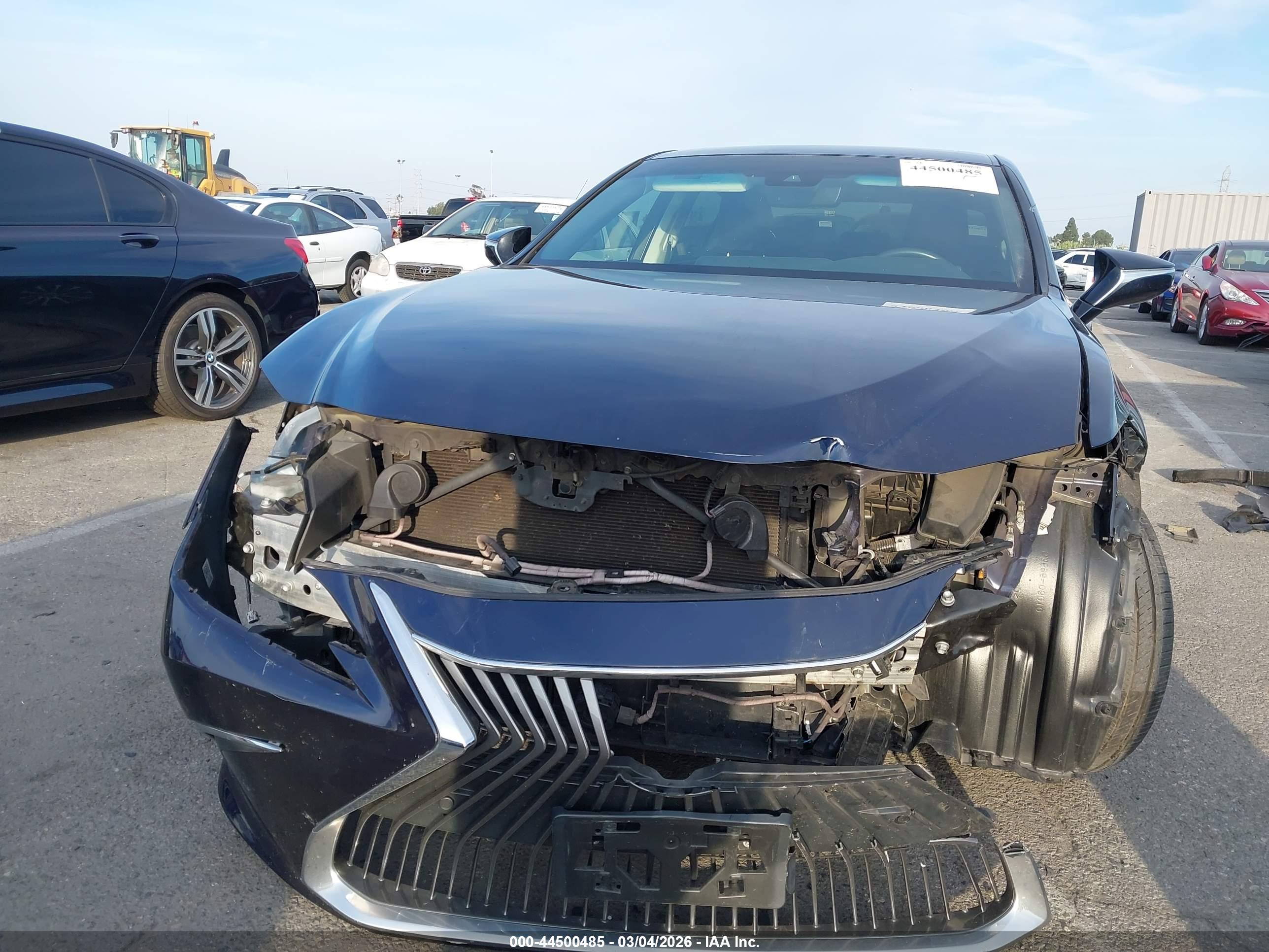 LEXUS ES image 6