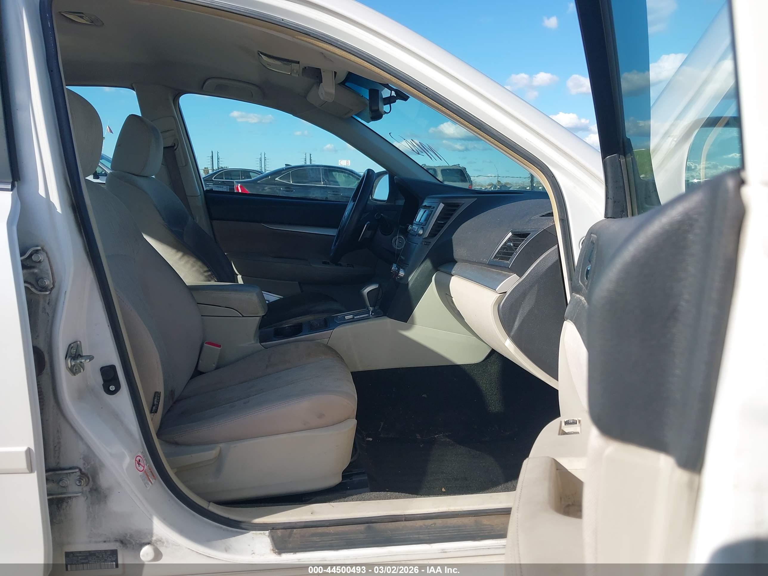 SUBARU LEGACY image 5