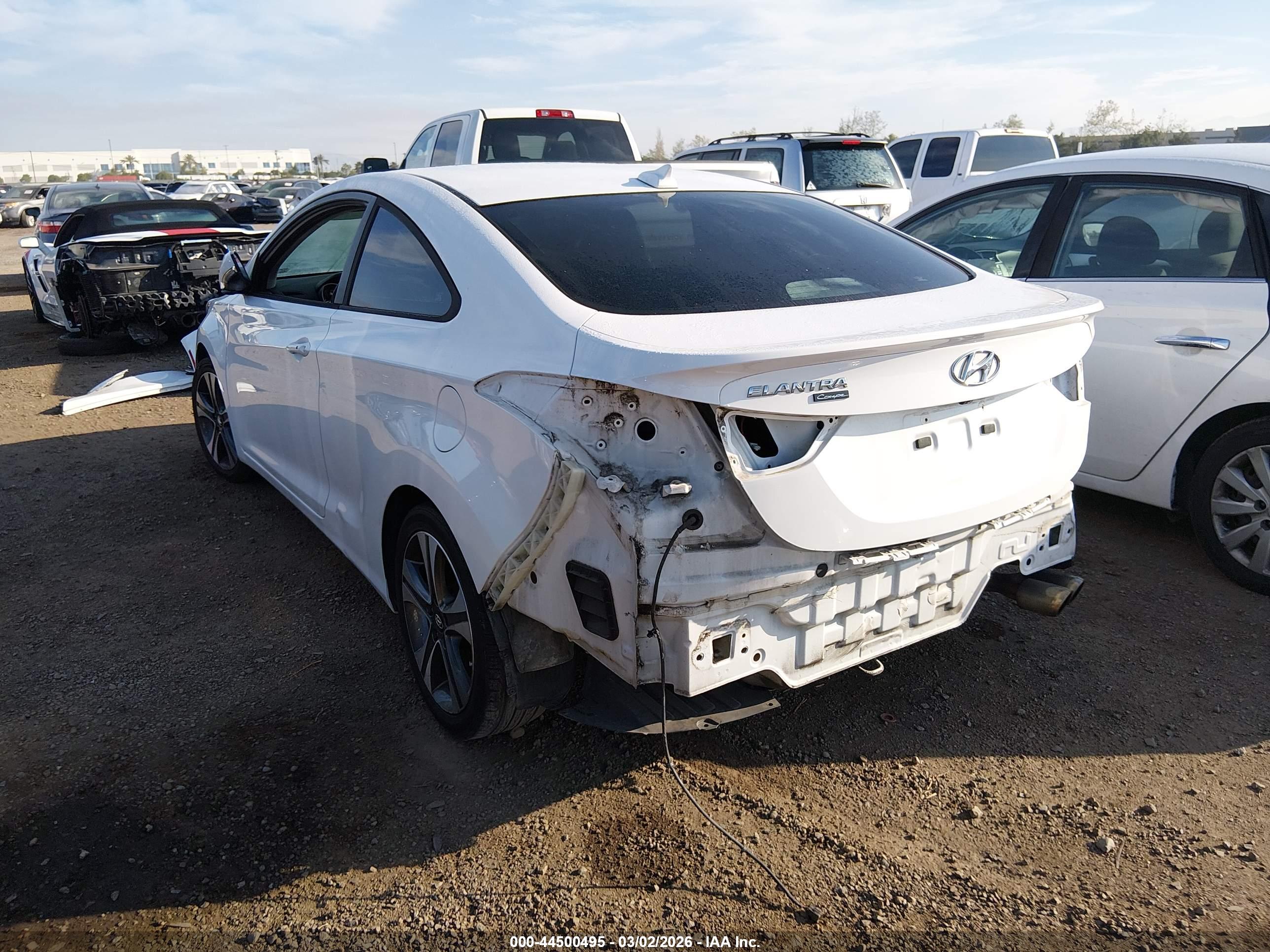 HYUNDAI ELANTRA image 3
