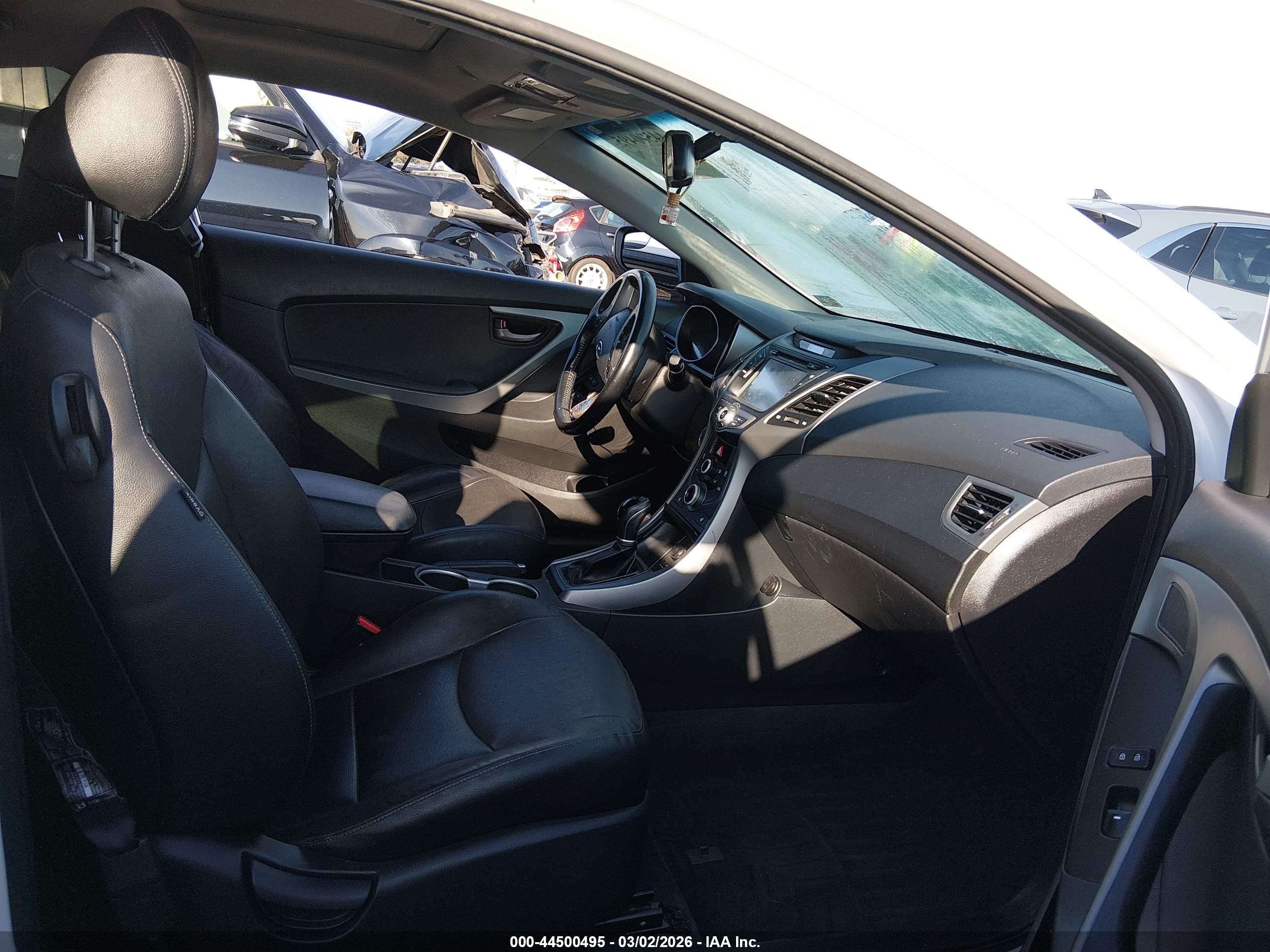 HYUNDAI ELANTRA image 5