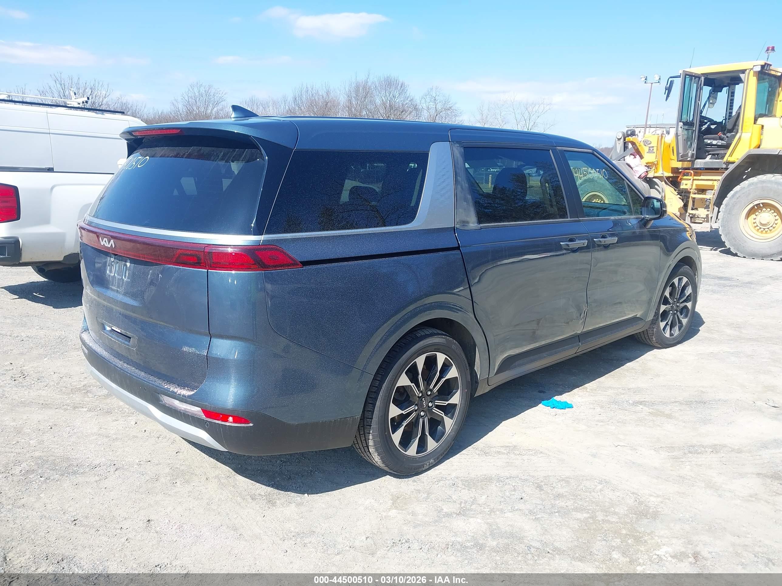 KIA CARNIVAL image 4