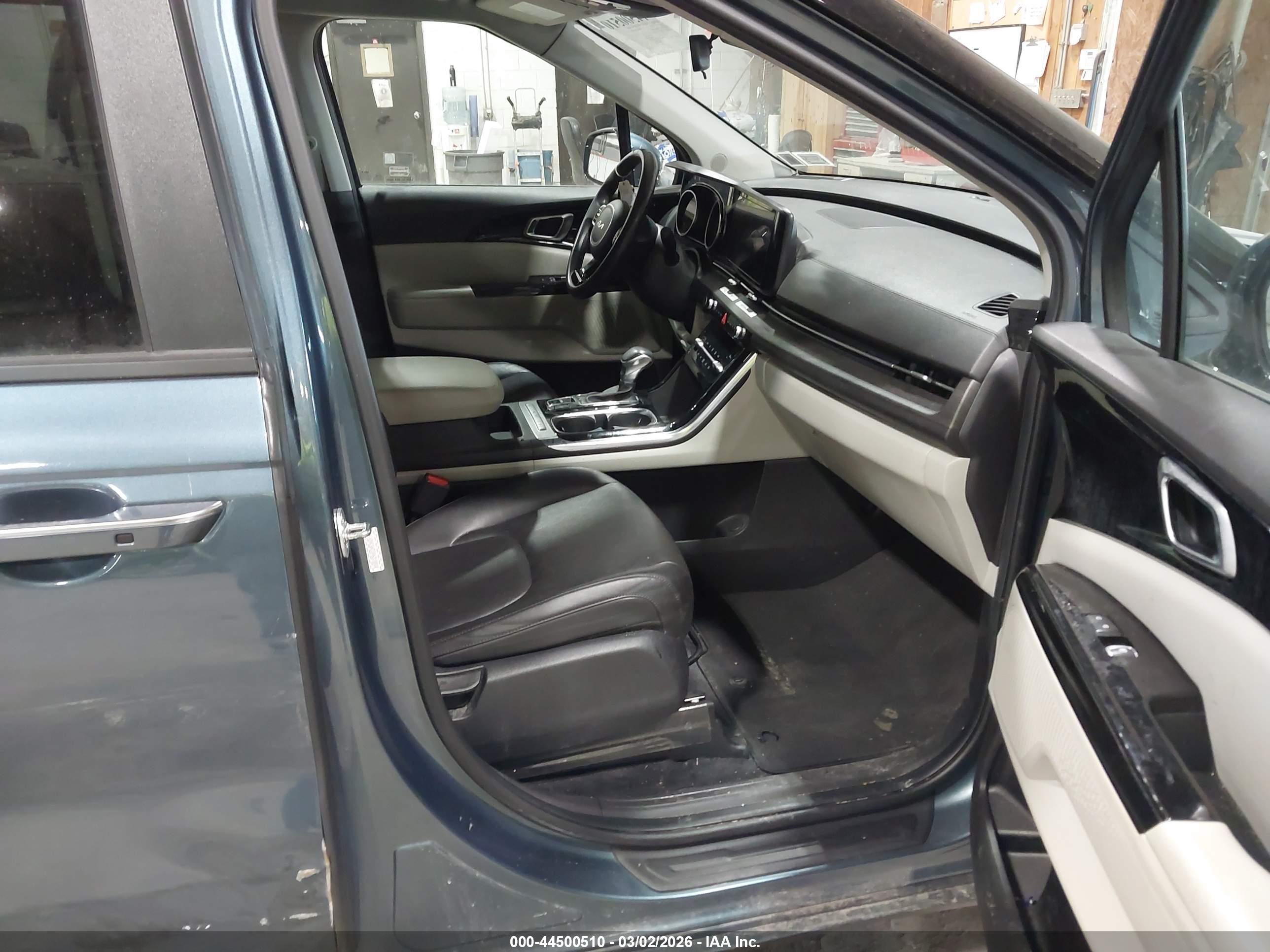 KIA CARNIVAL image 5