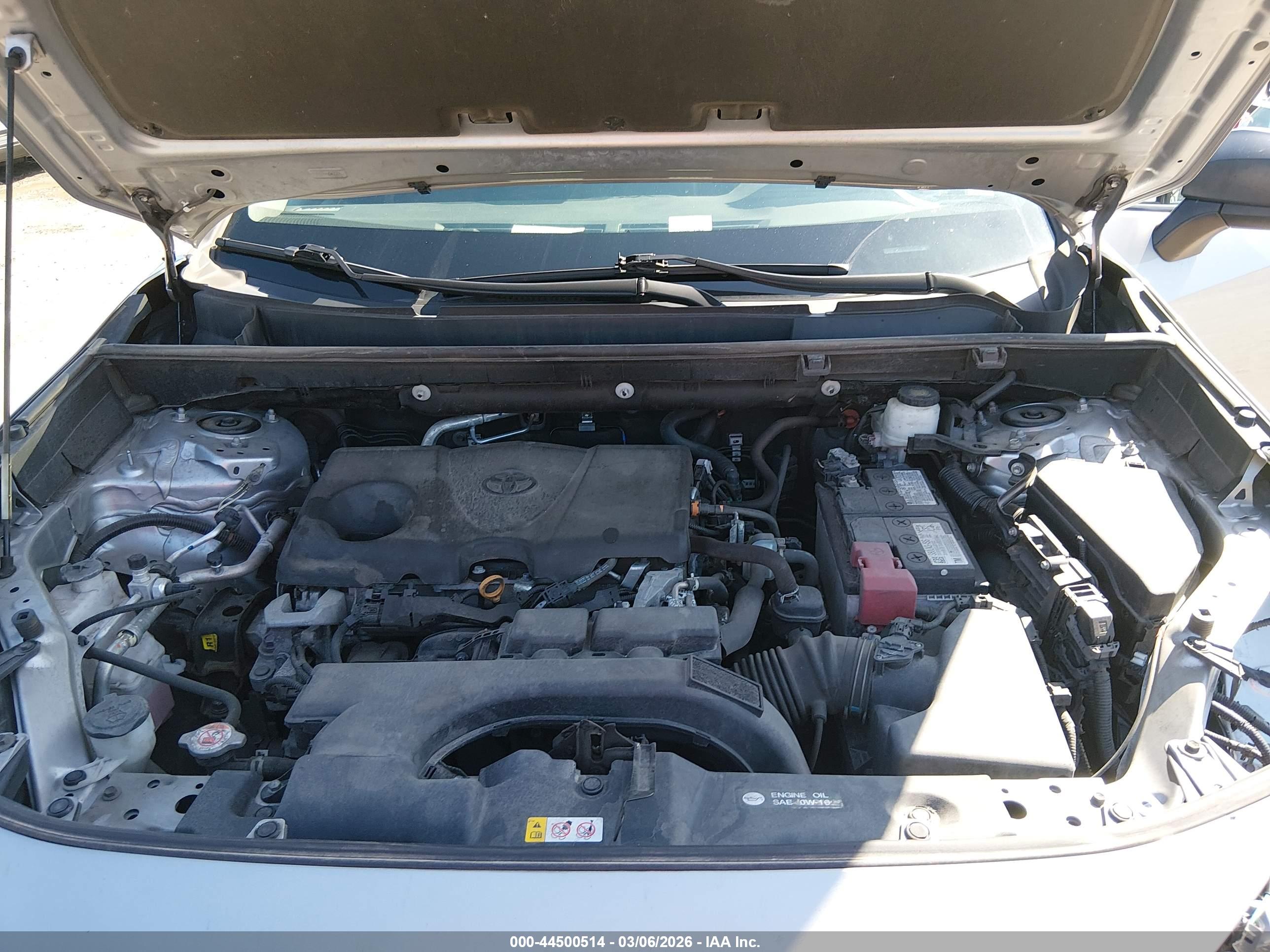 TOYOTA RAV4 image 10