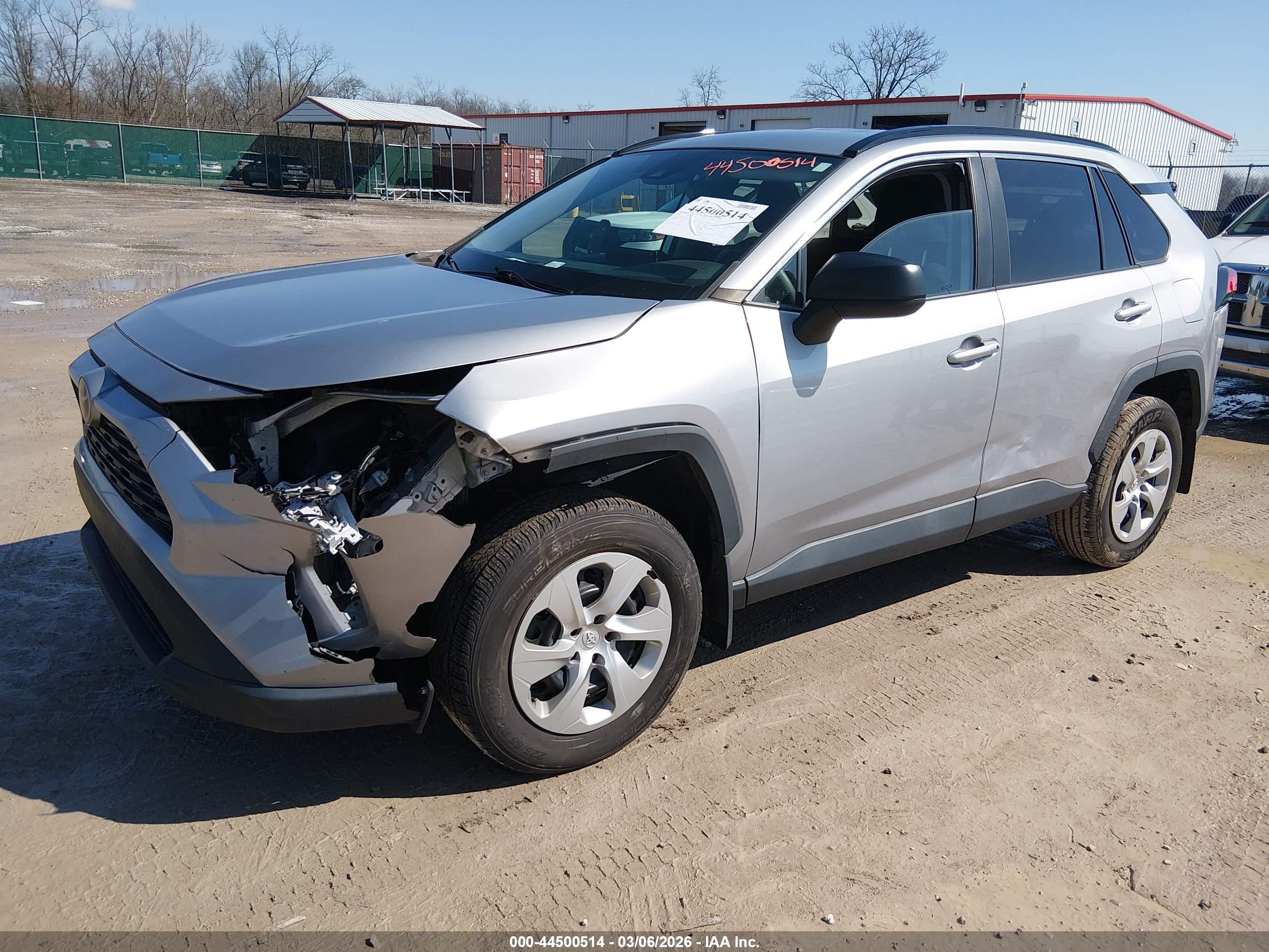 TOYOTA RAV4 image 2