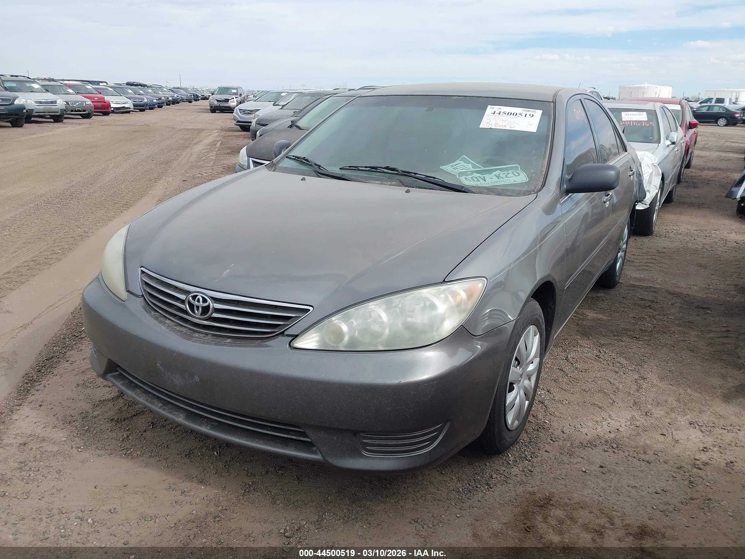 TOYOTA CAMRY image 2