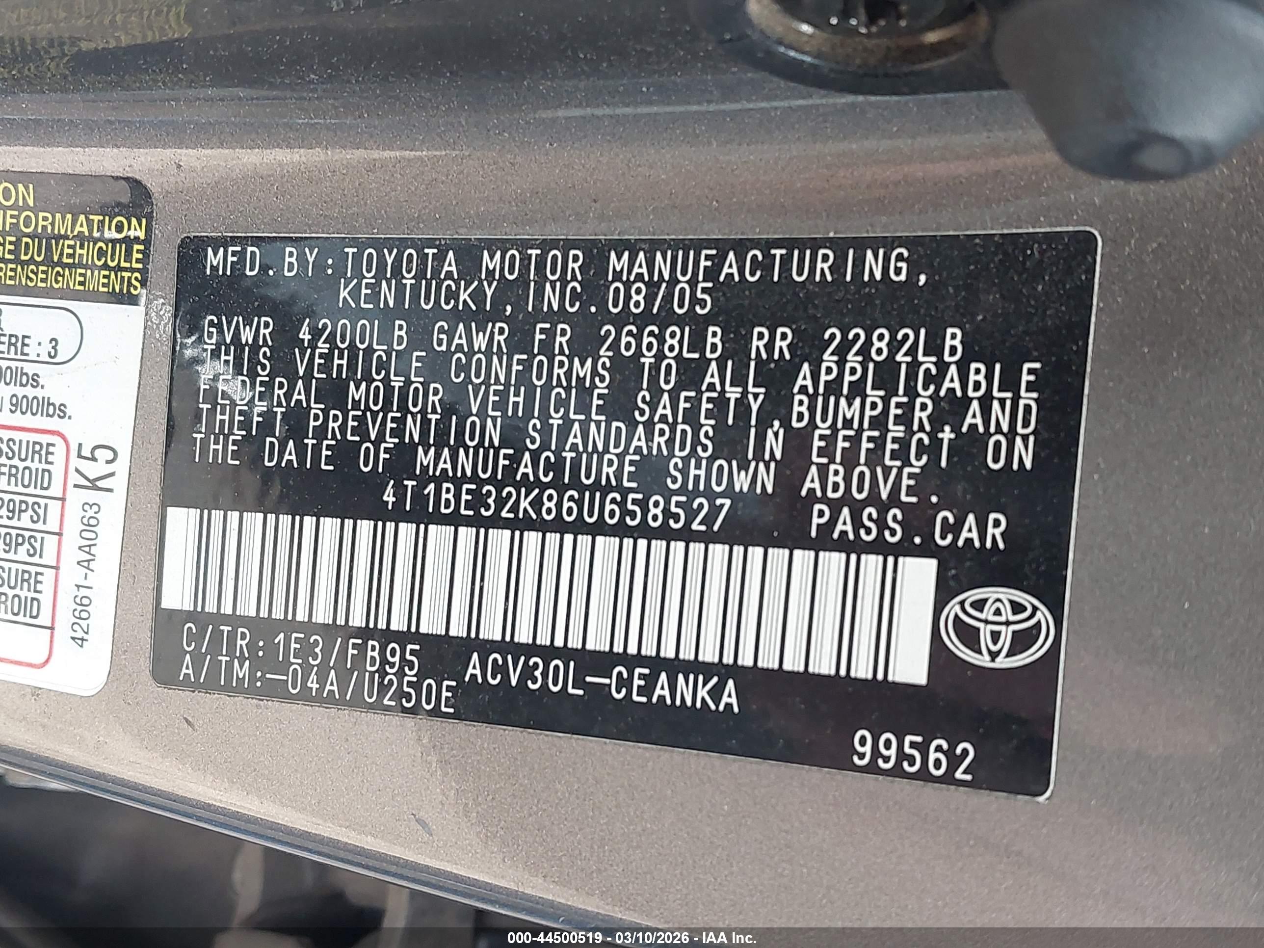 TOYOTA CAMRY image 9