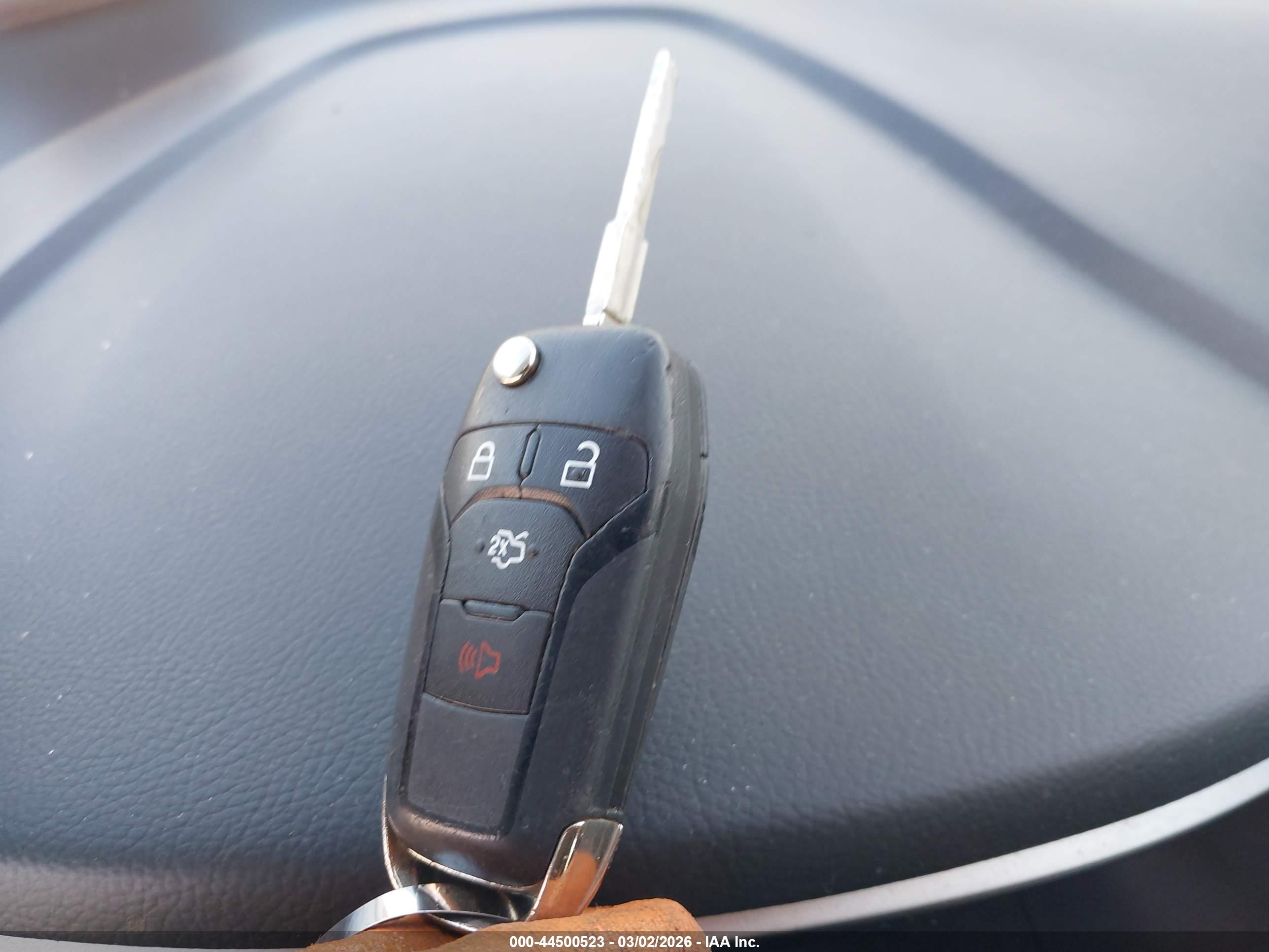 FORD FUSION image 11