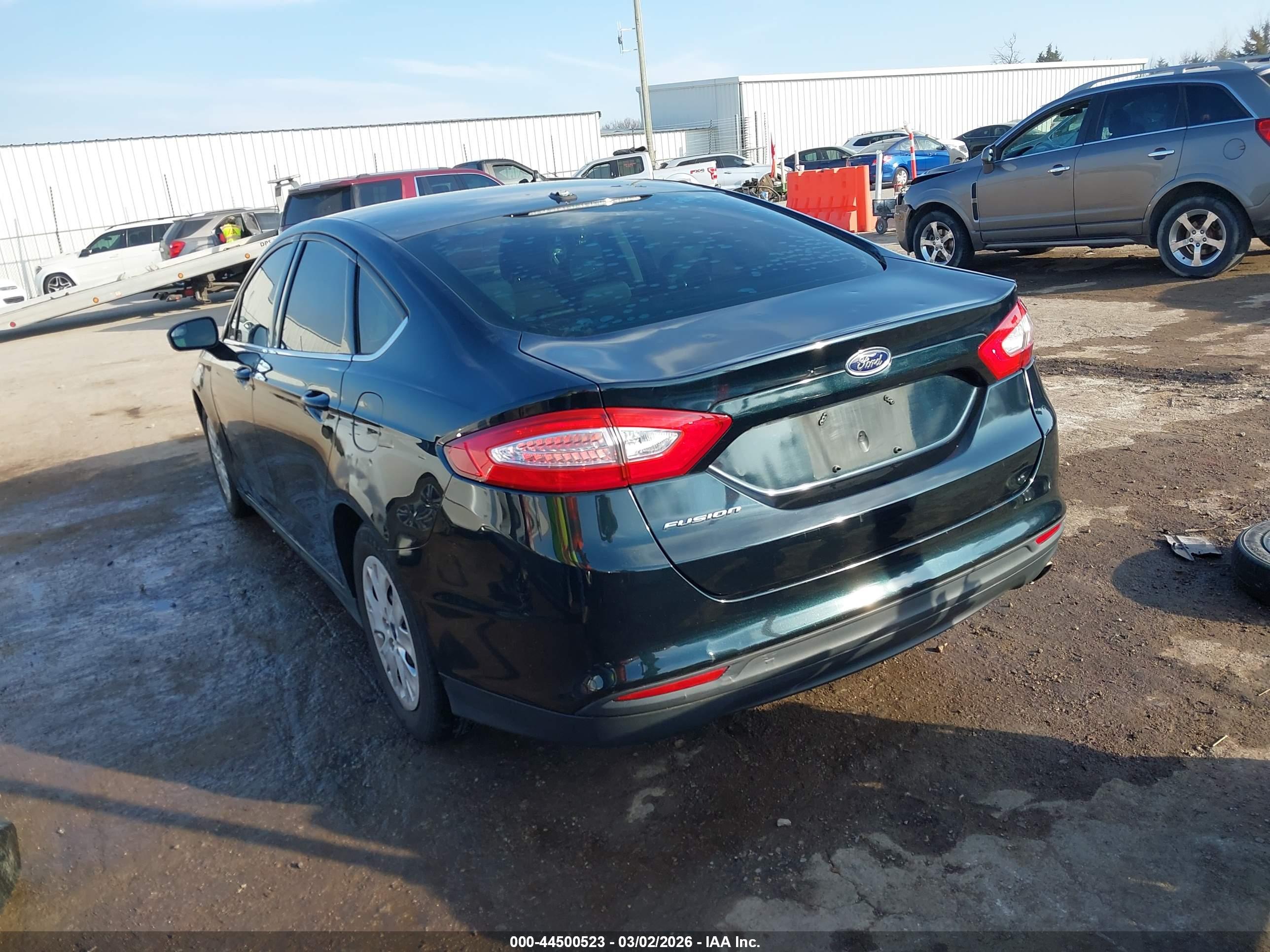 FORD FUSION image 3