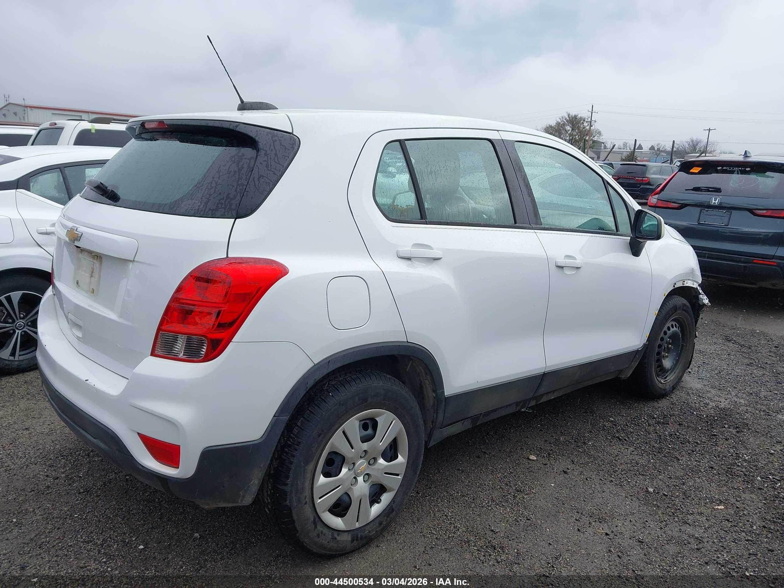 CHEVROLET TRAX image 4