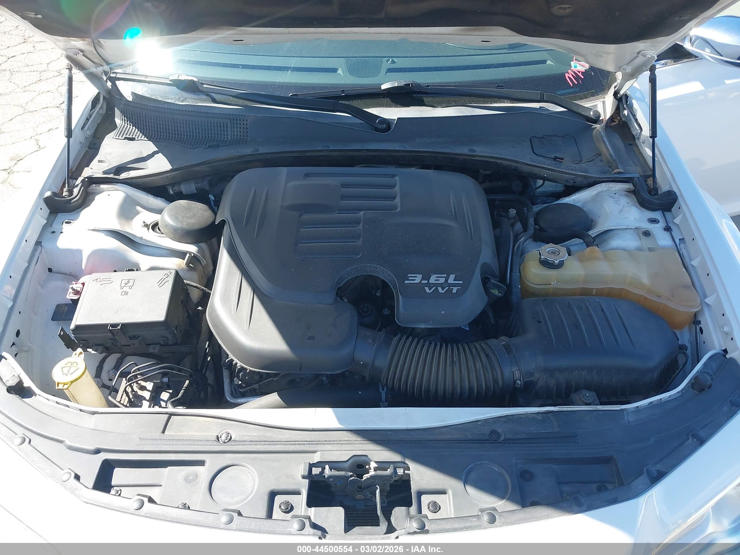 CHRYSLER 300C image 10