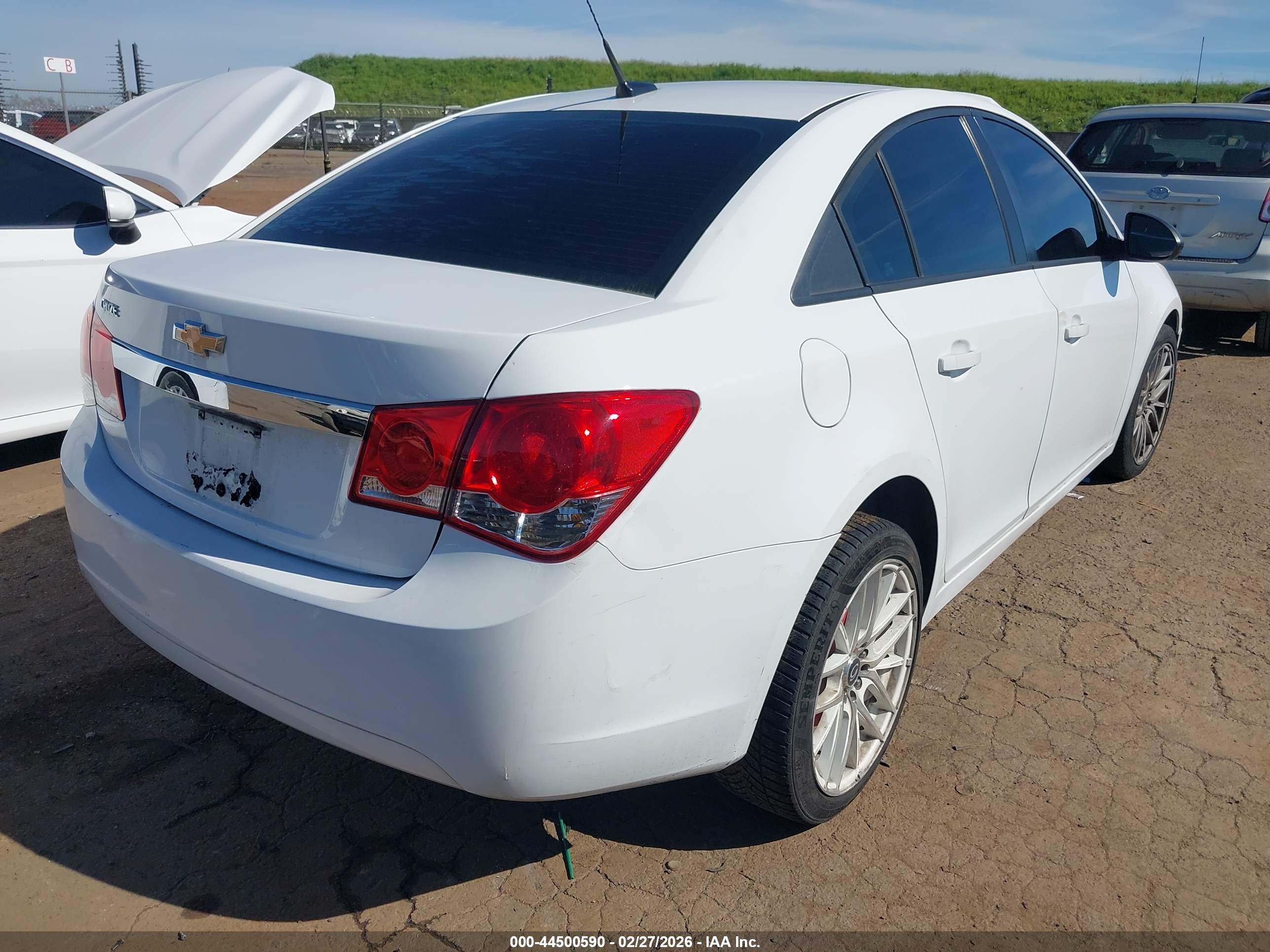 CHEVROLET CRUZE image 4