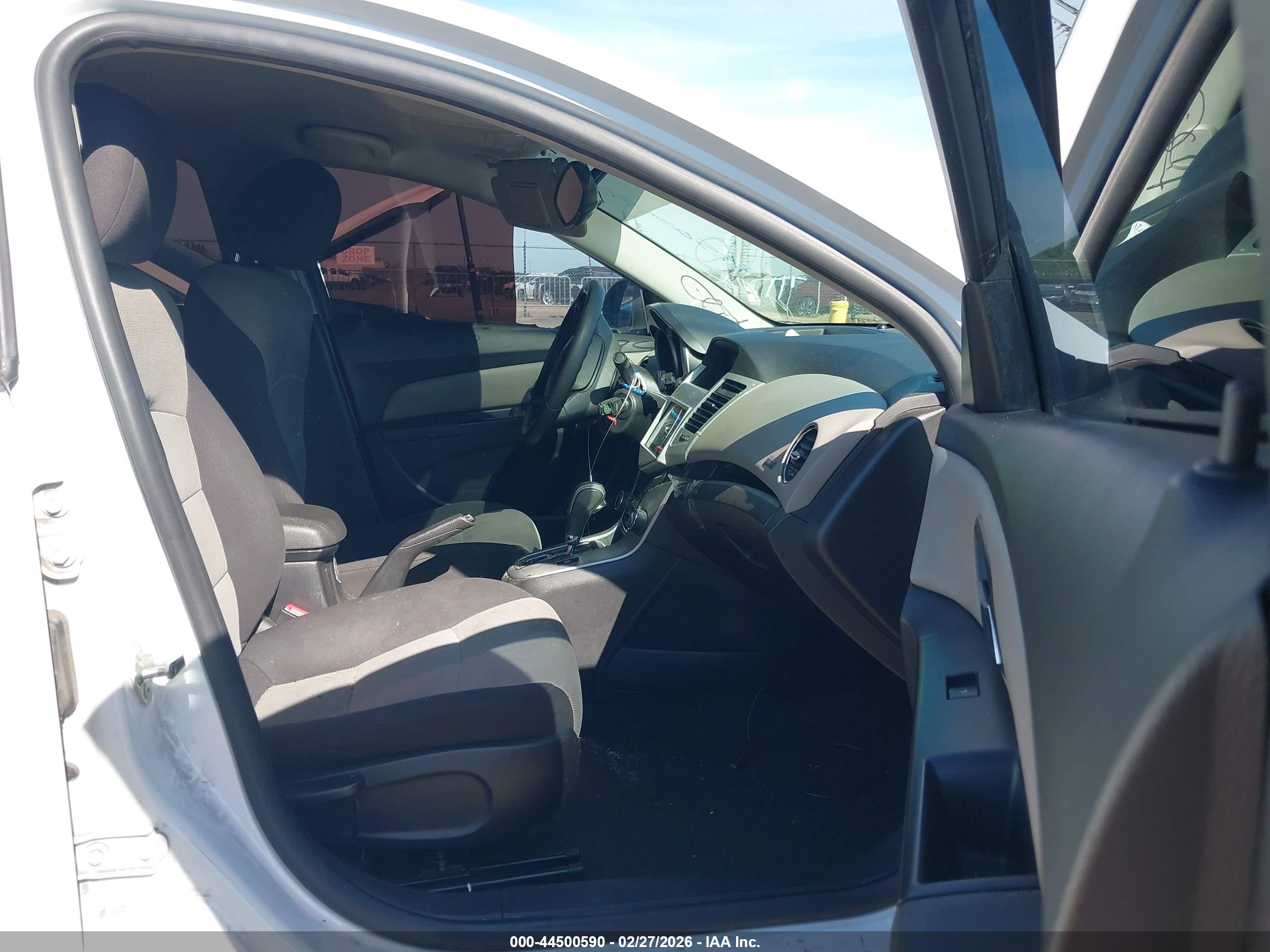 CHEVROLET CRUZE image 5