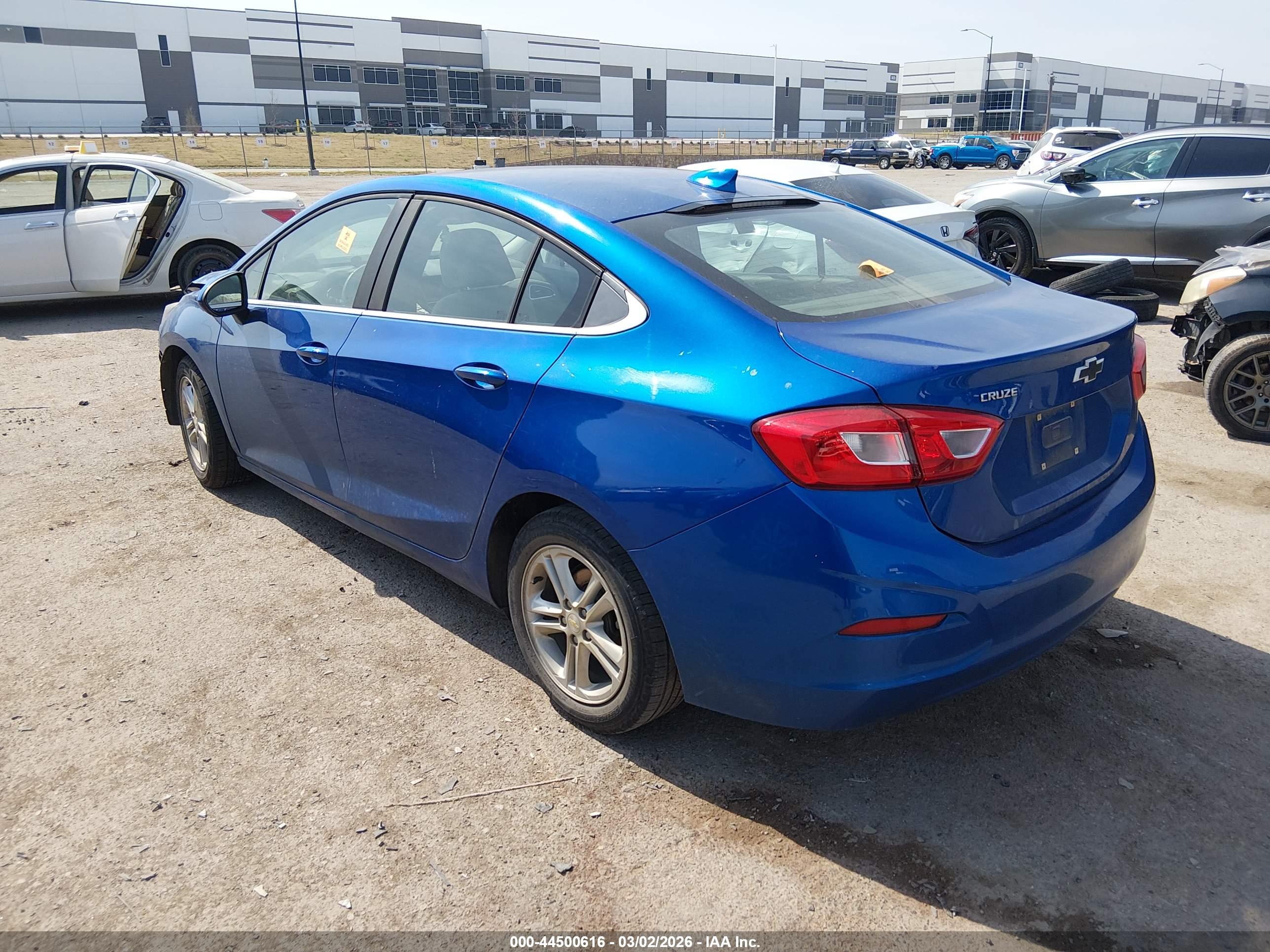 CHEVROLET CRUZE image 3