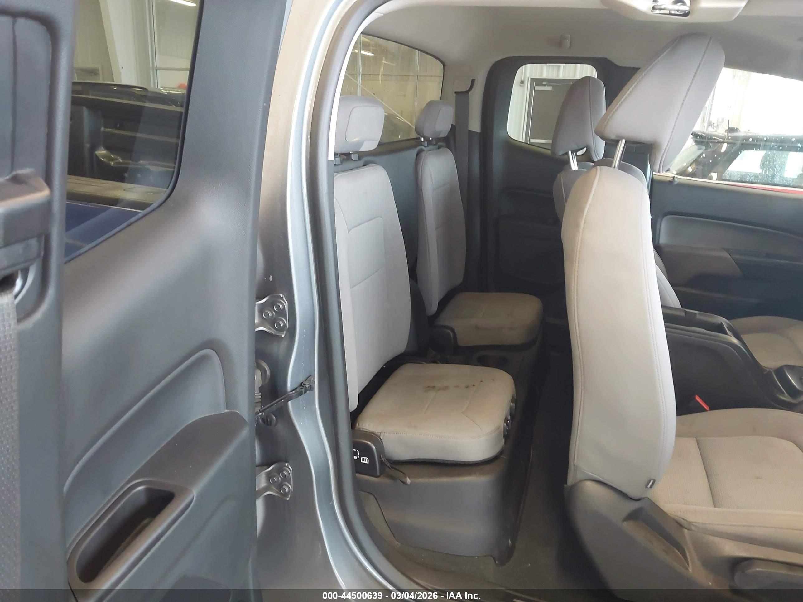 CHEVROLET COLORADO image 8