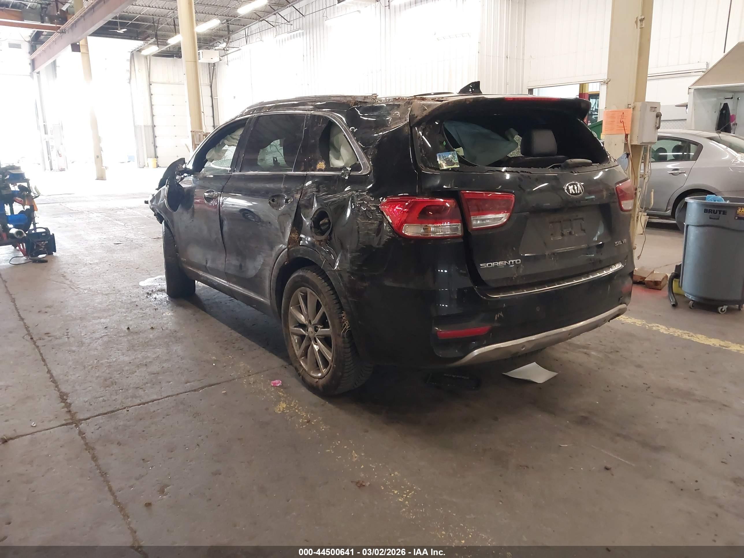 KIA SORENTO image 3