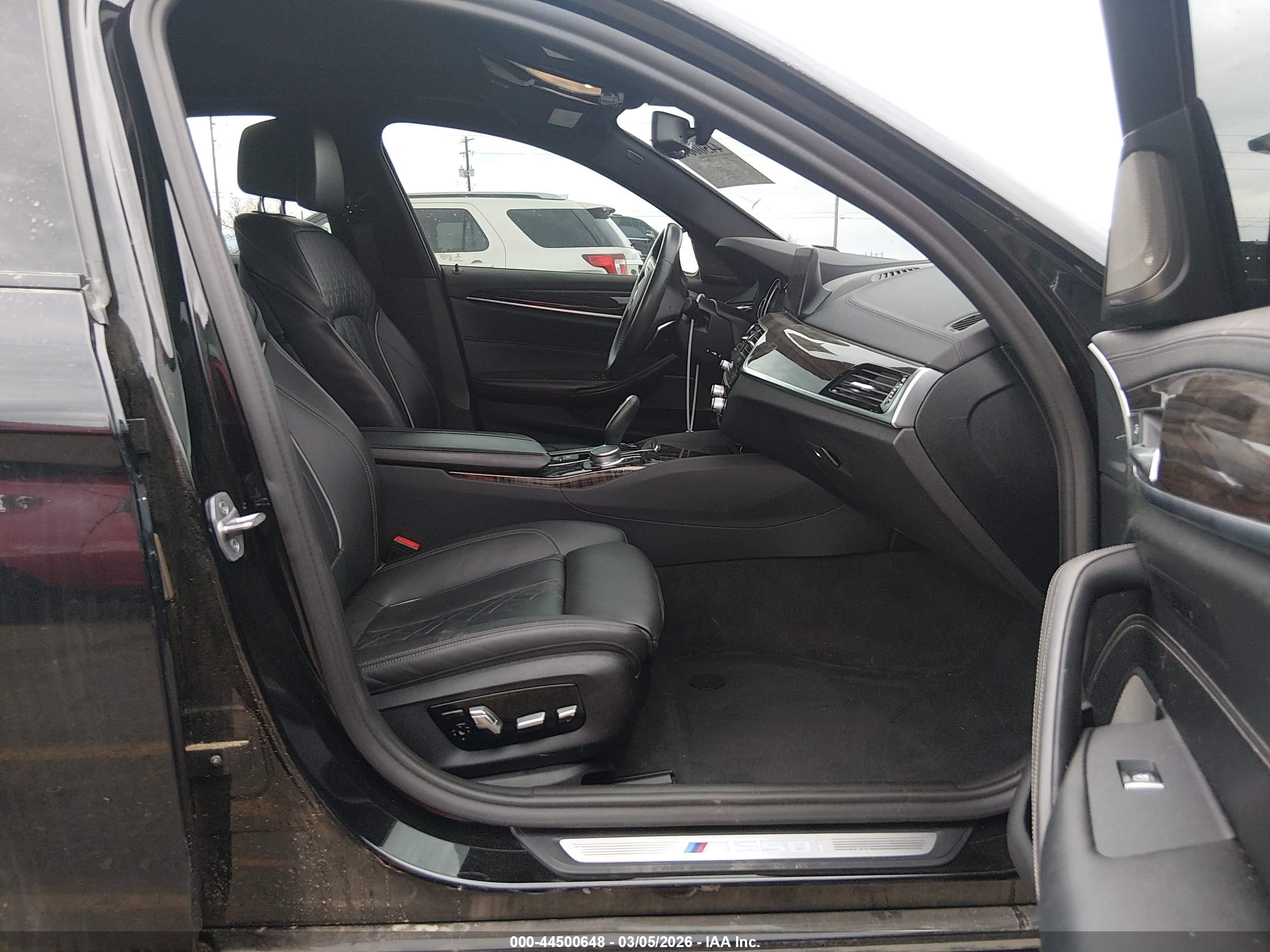 BMW M550I image 5