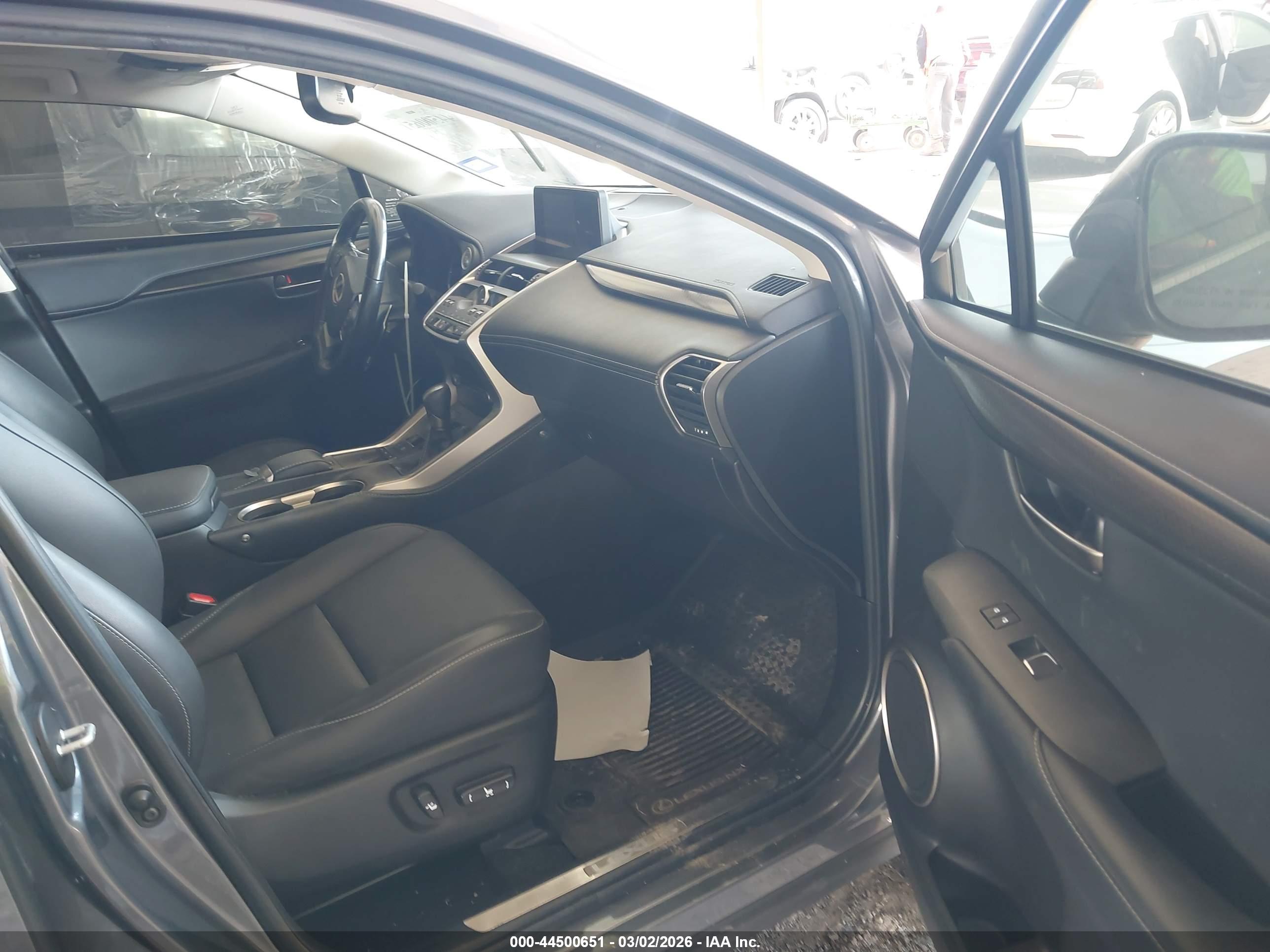 LEXUS NX image 5