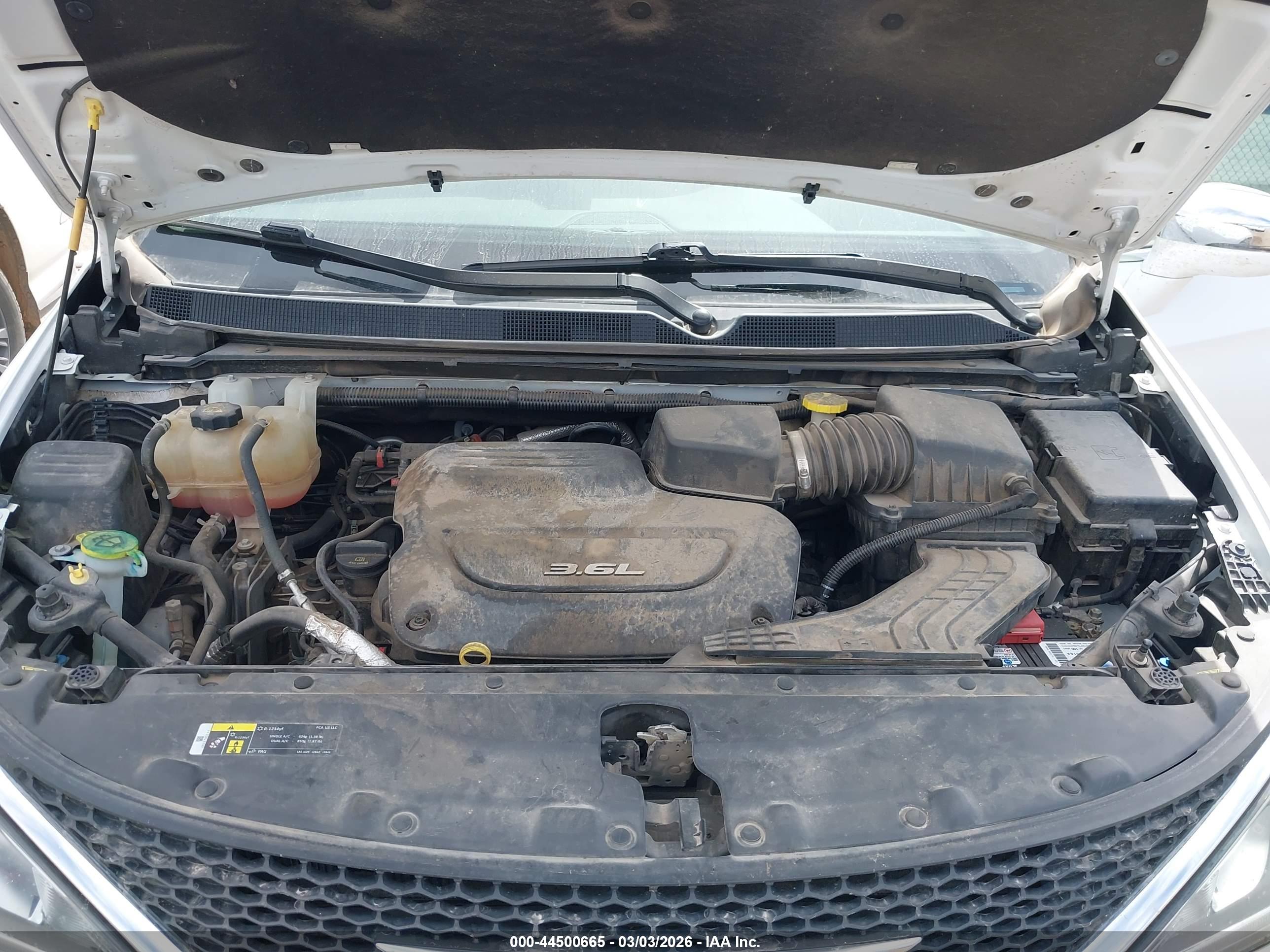 CHRYSLER PACIFICA image 10