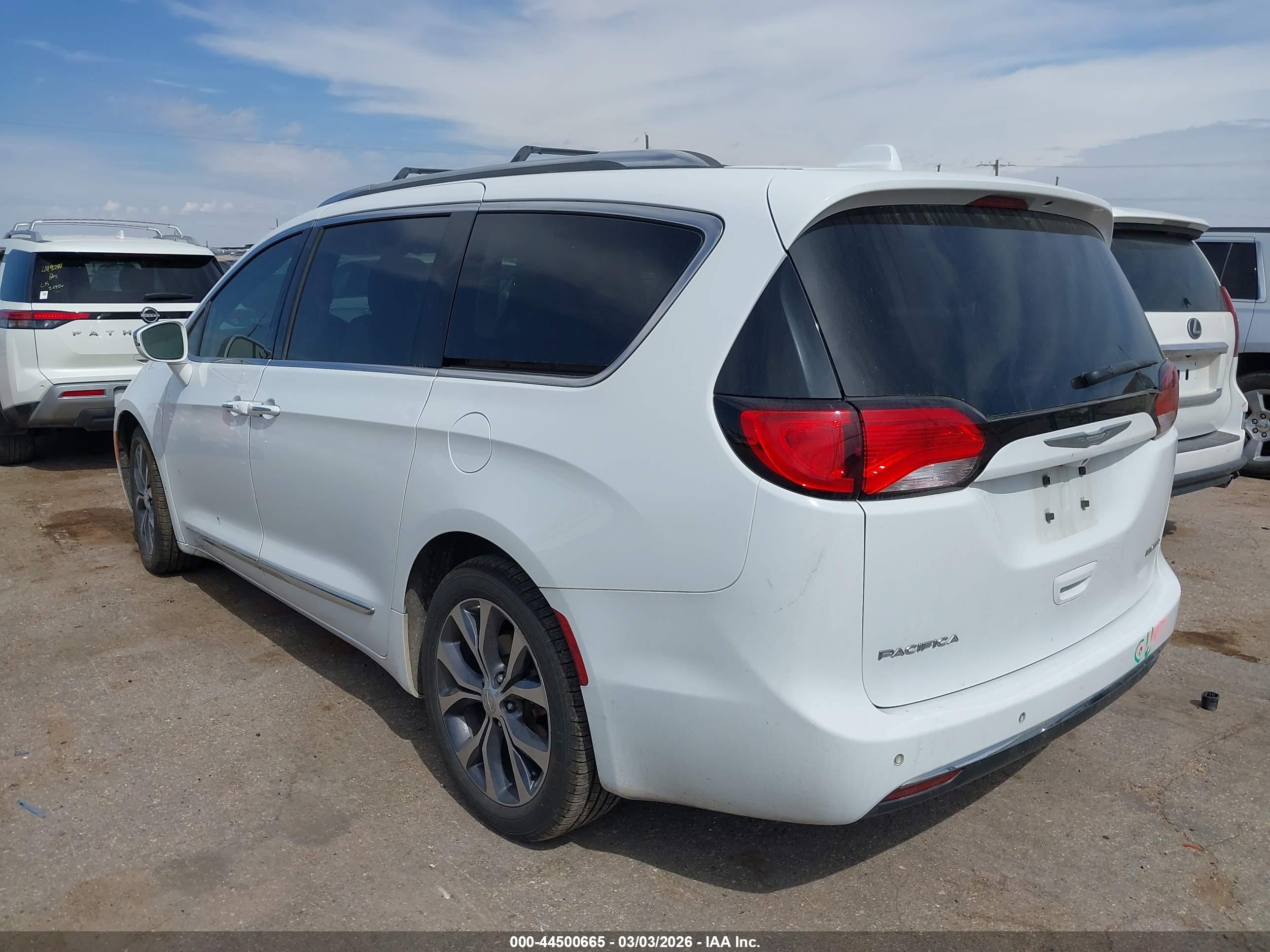 CHRYSLER PACIFICA image 3