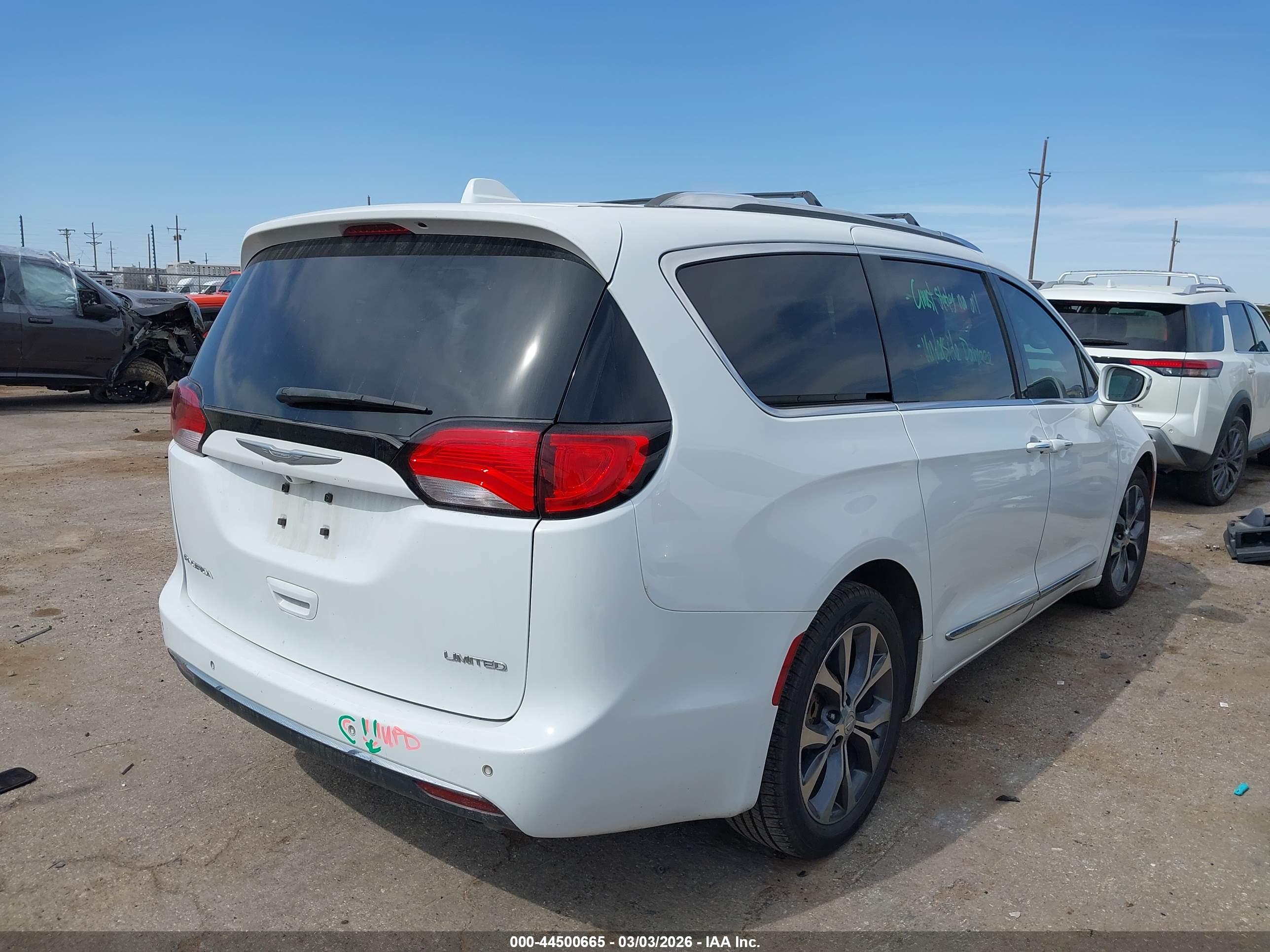 CHRYSLER PACIFICA image 4