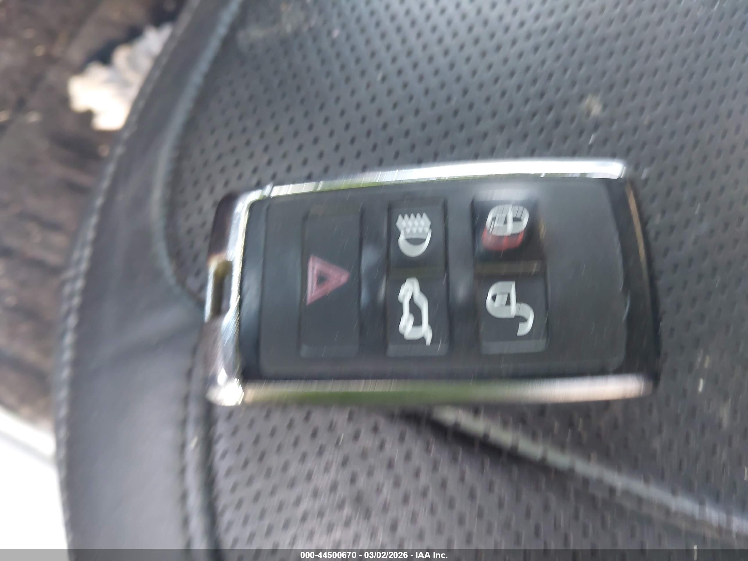 LAND ROVER image 11