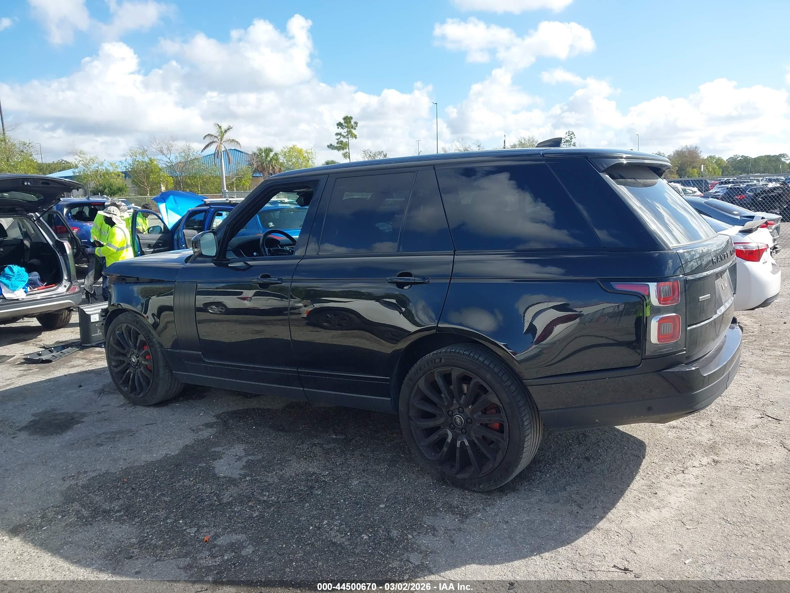 LAND ROVER image 3