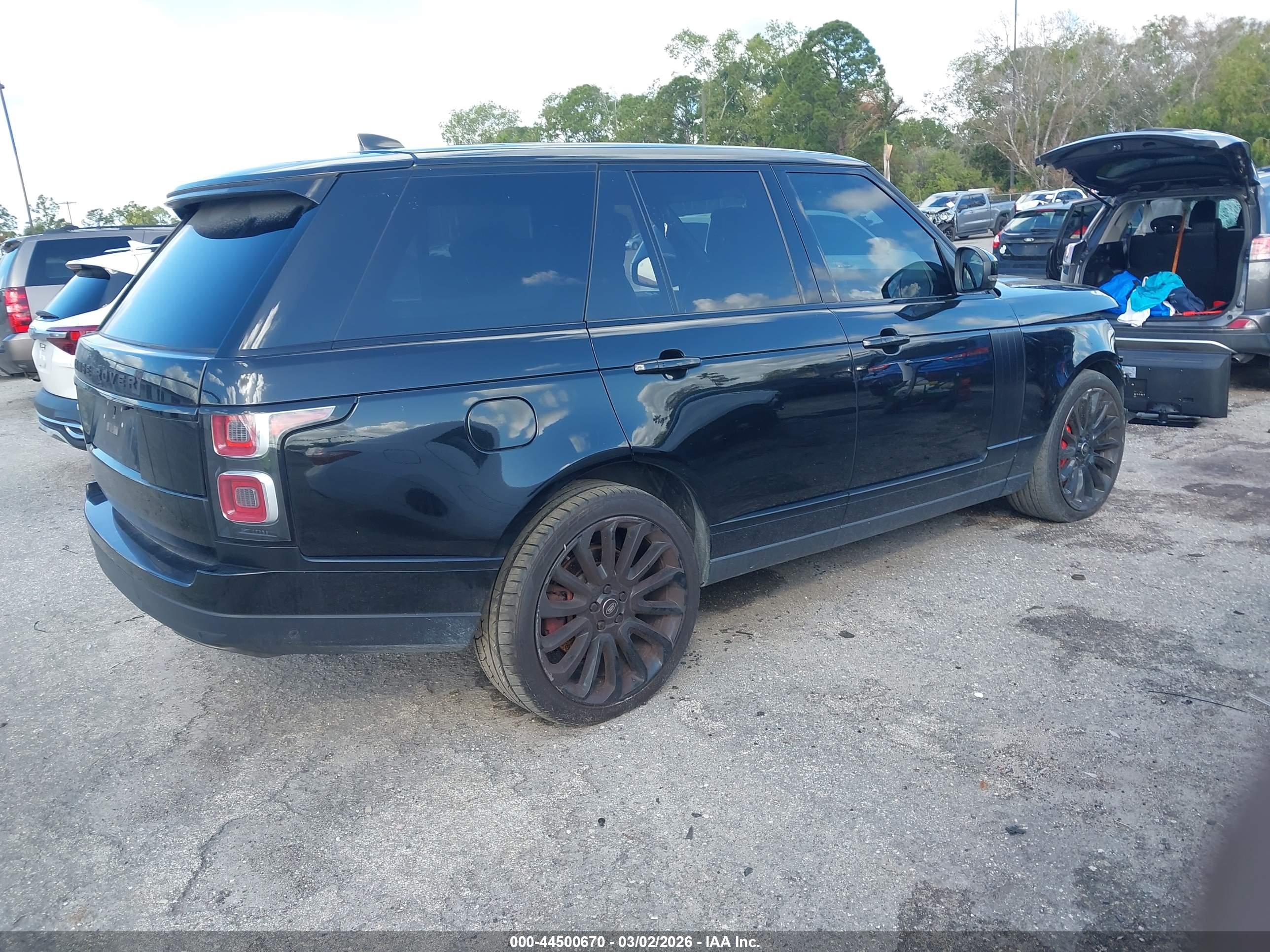 LAND ROVER image 4