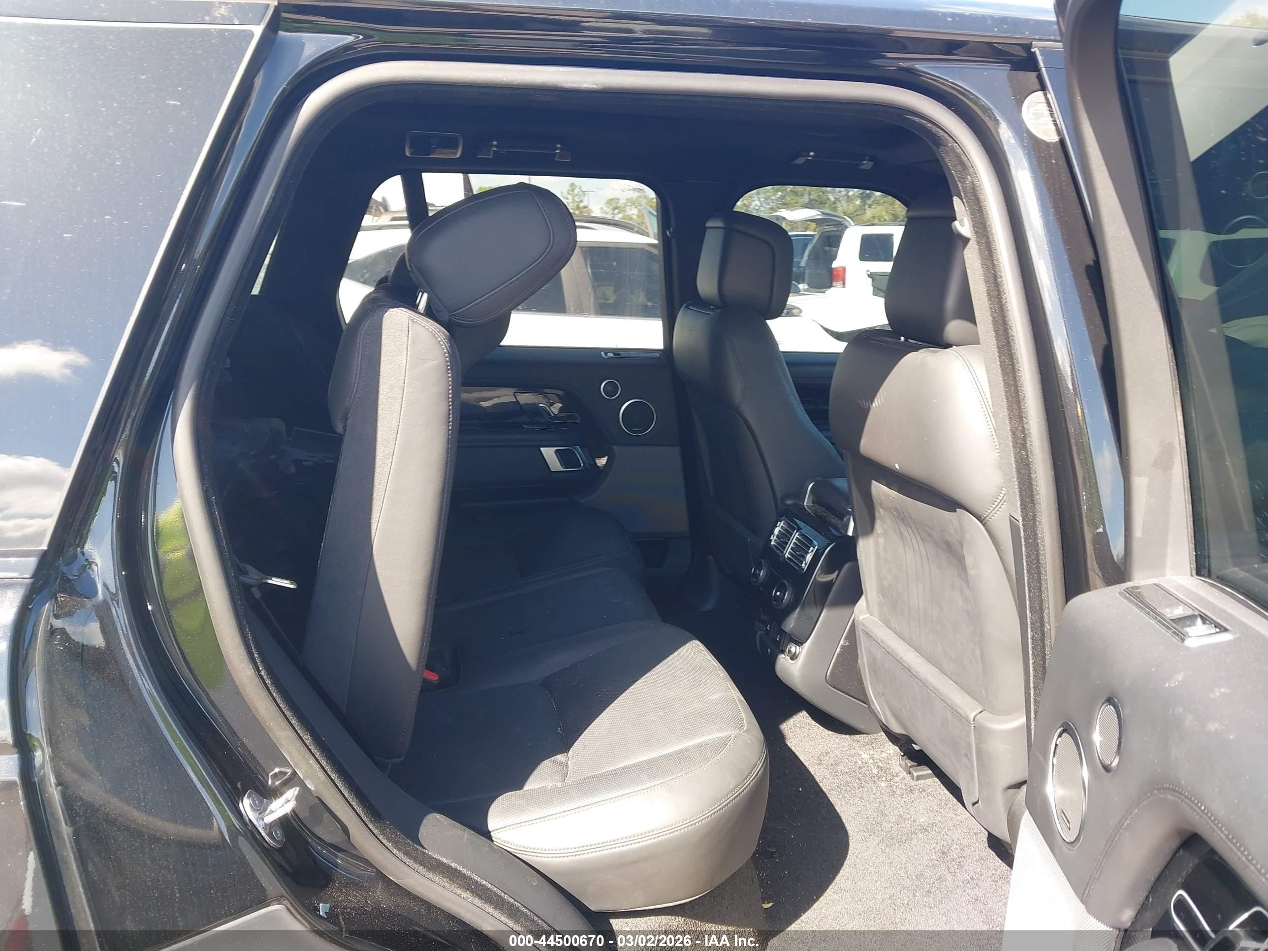 LAND ROVER image 8