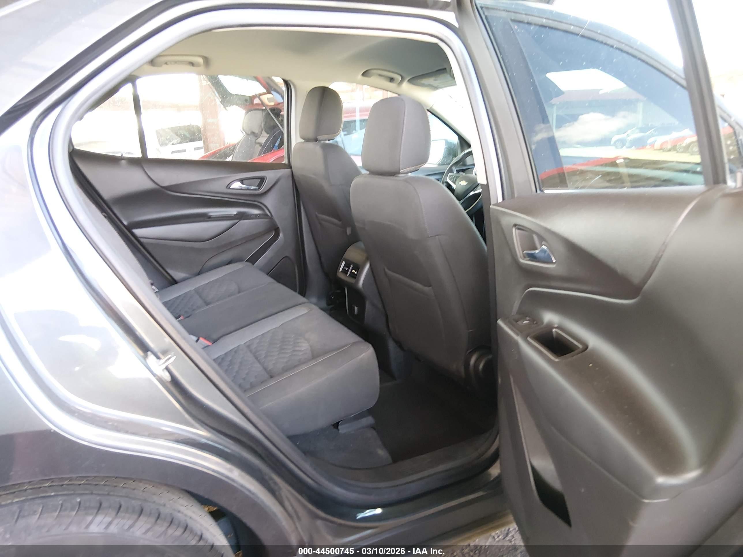 CHEVROLET EQUINOX image 8