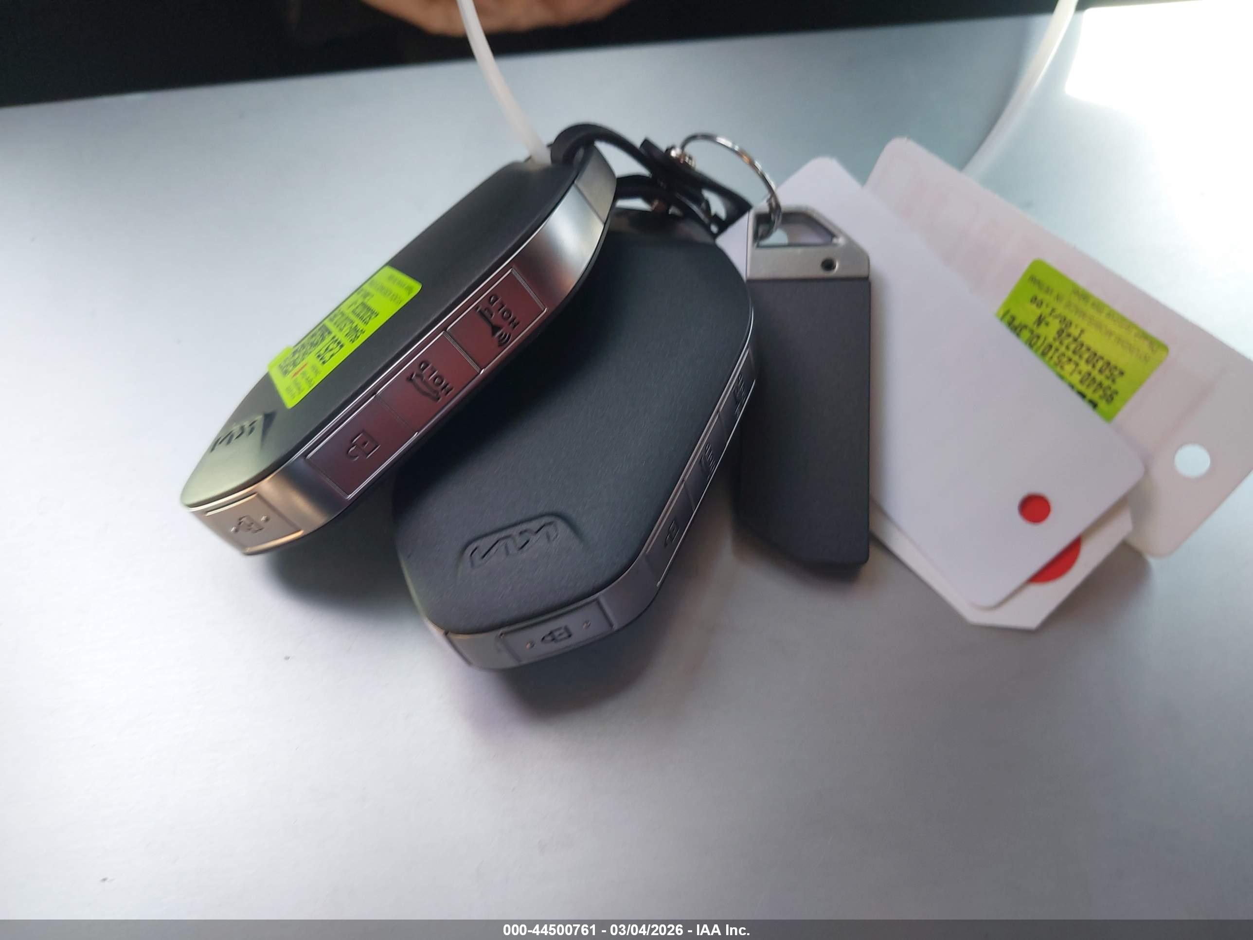KIA K5 image 11