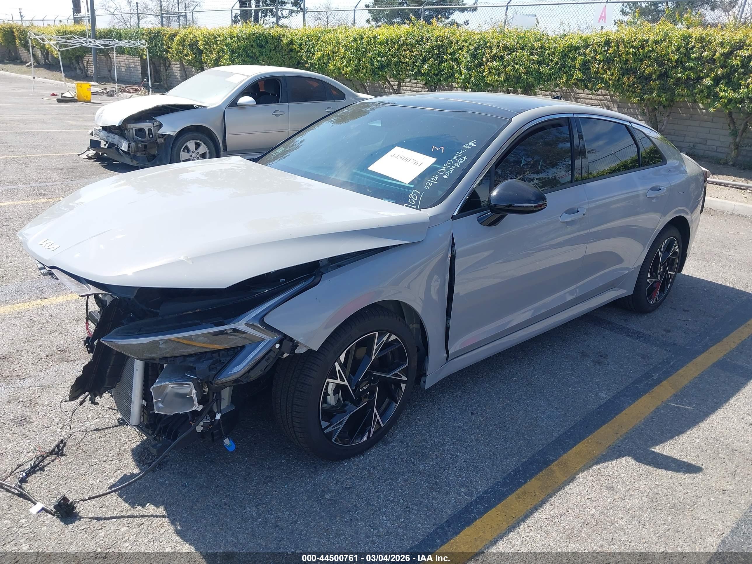 KIA K5 image 2