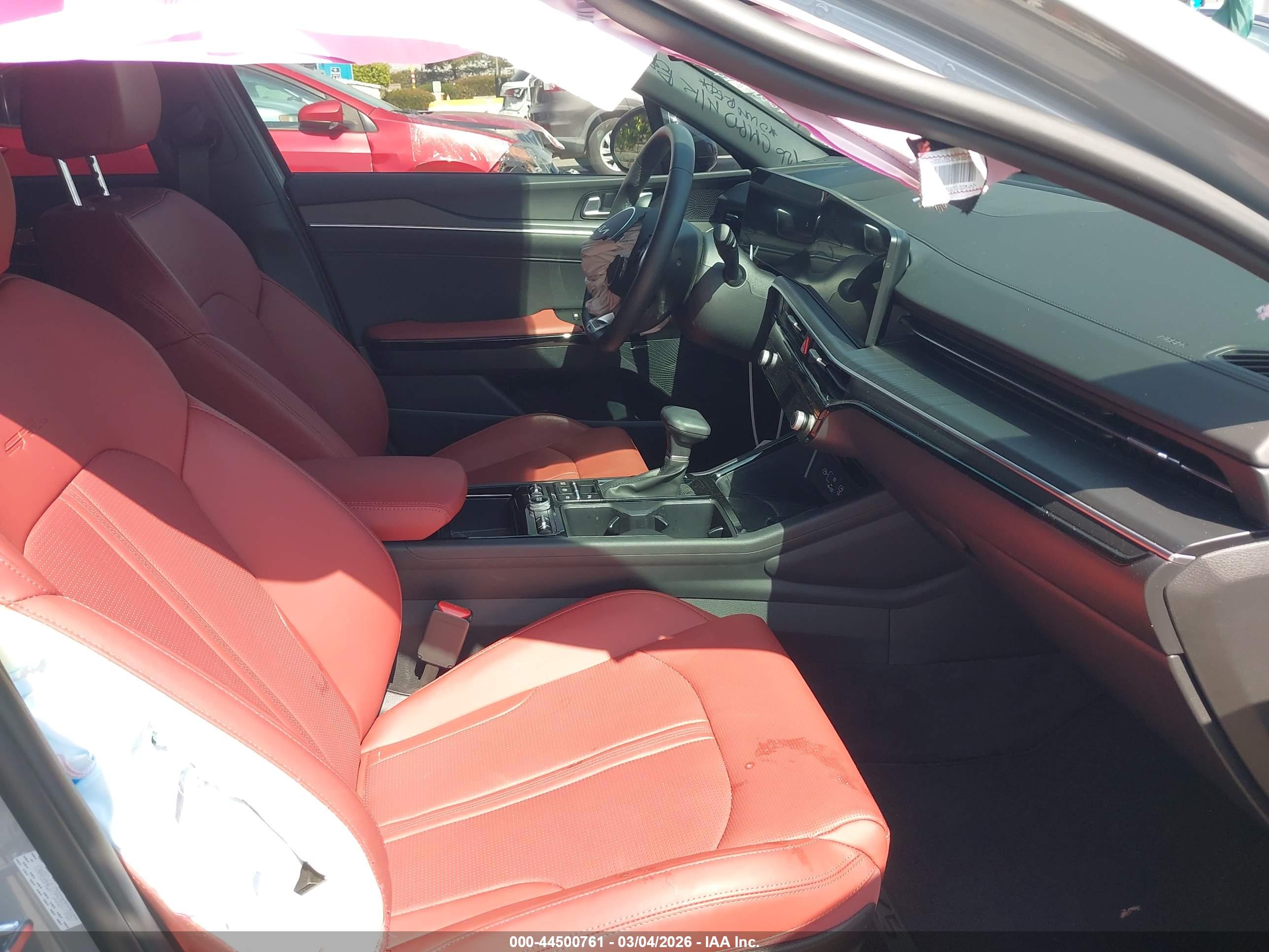 KIA K5 image 5