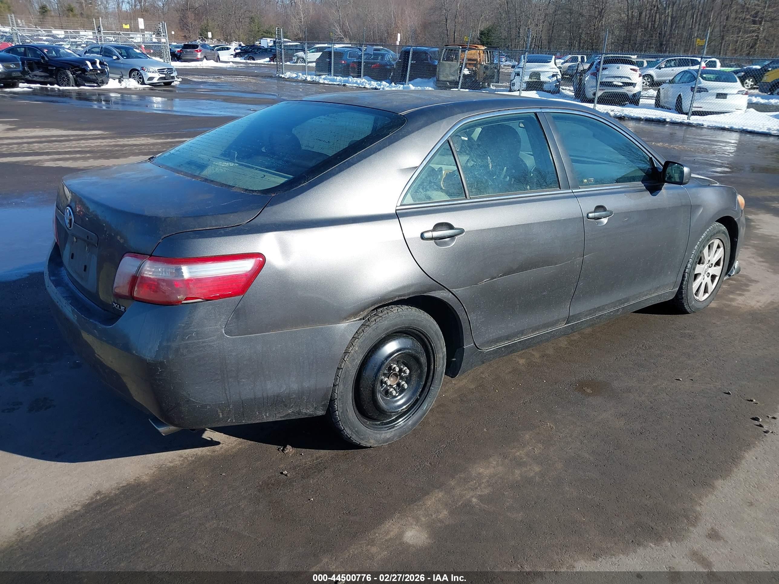 TOYOTA CAMRY image 4