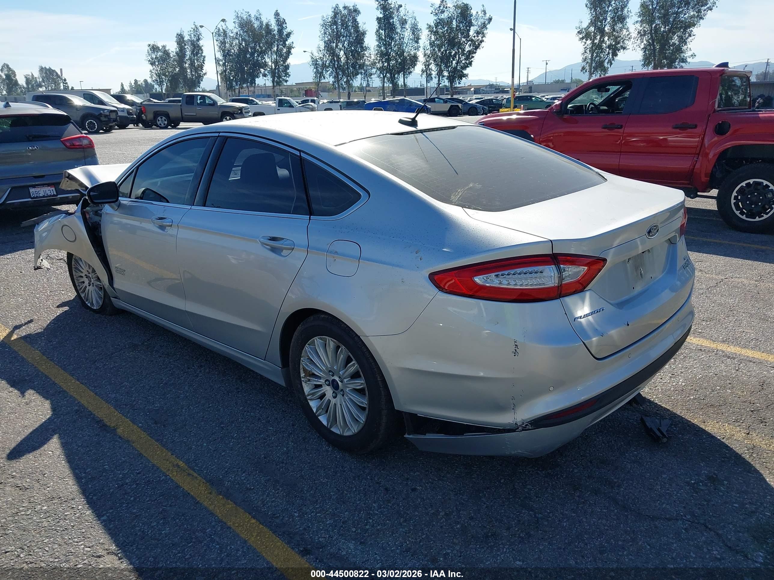 FORD FUSION image 3