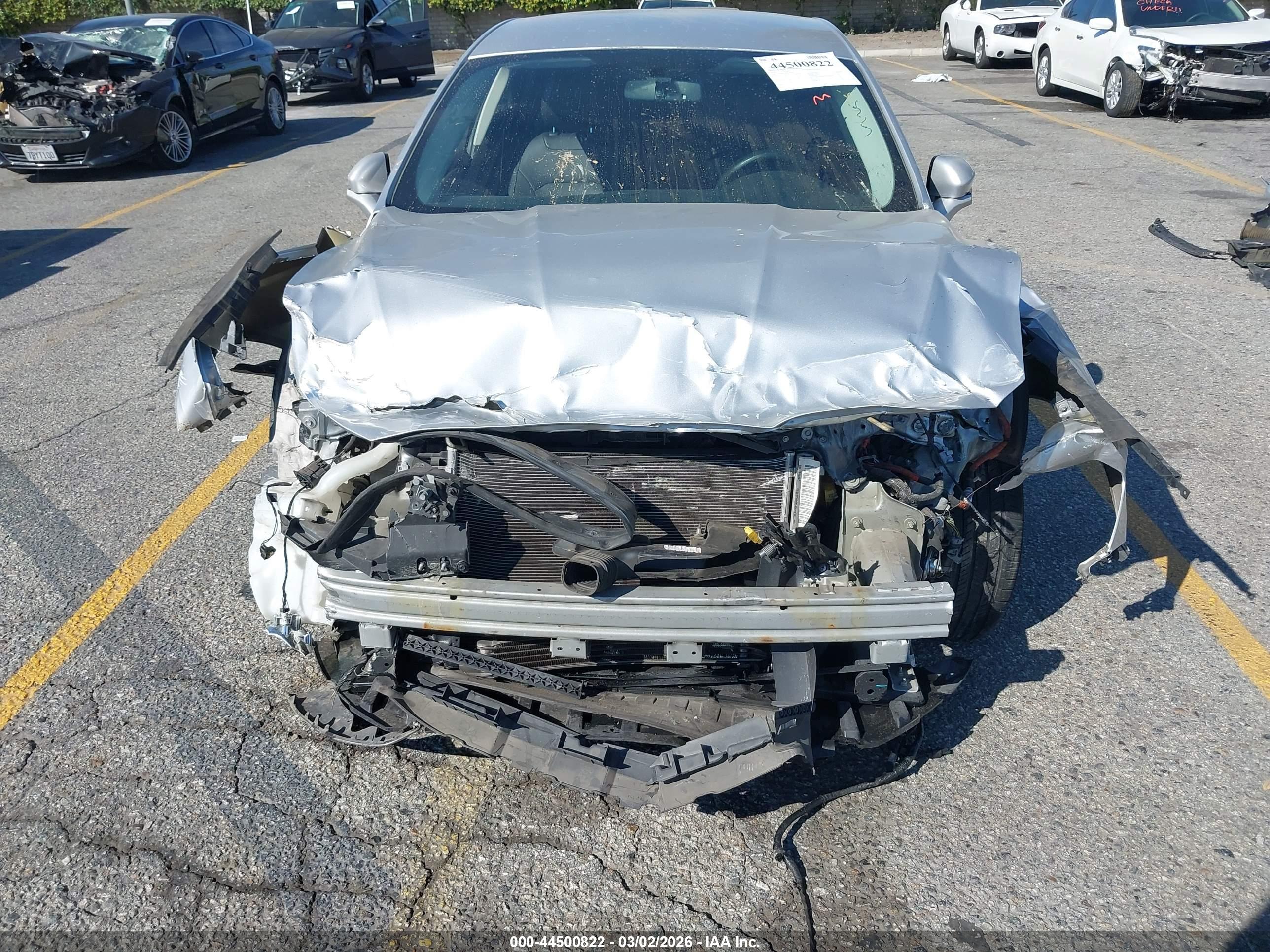 FORD FUSION image 6